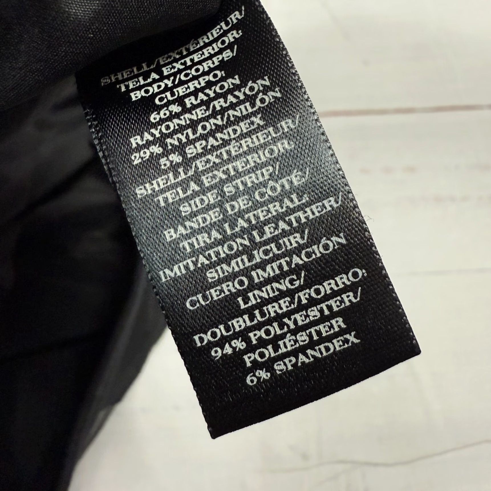 Ann Taylor Ann Taylor Black Mini Skirt Side Faux Leather Trim Lined Size 0 Womens Size 25" / US 0 / IT 36 - 7 Thumbnail