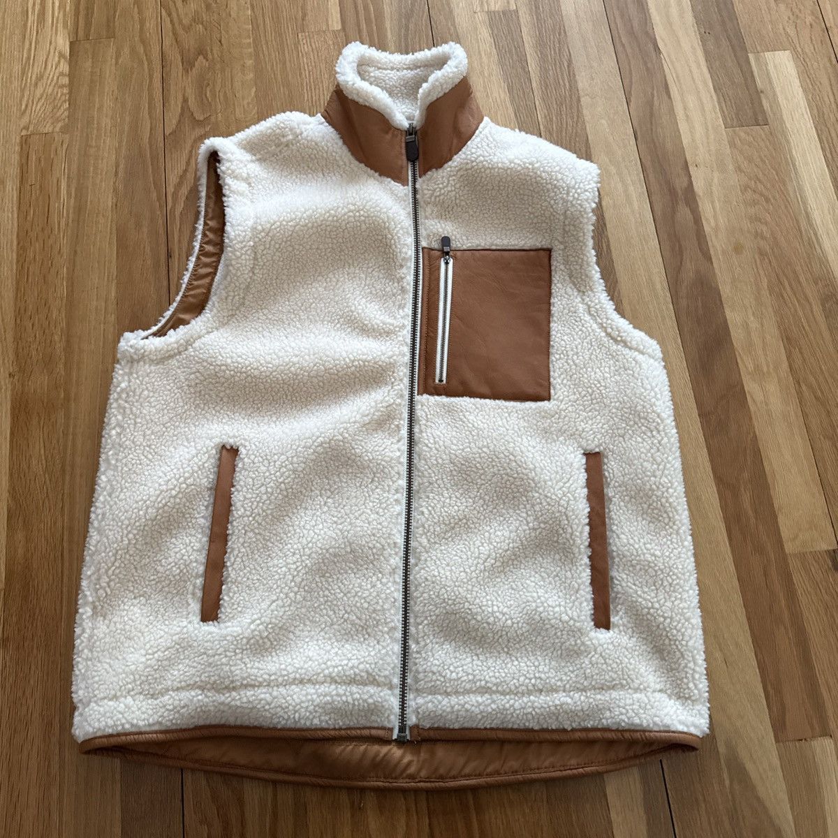 Orvis Leather Trim Pile Fleece Sherpa Vest
