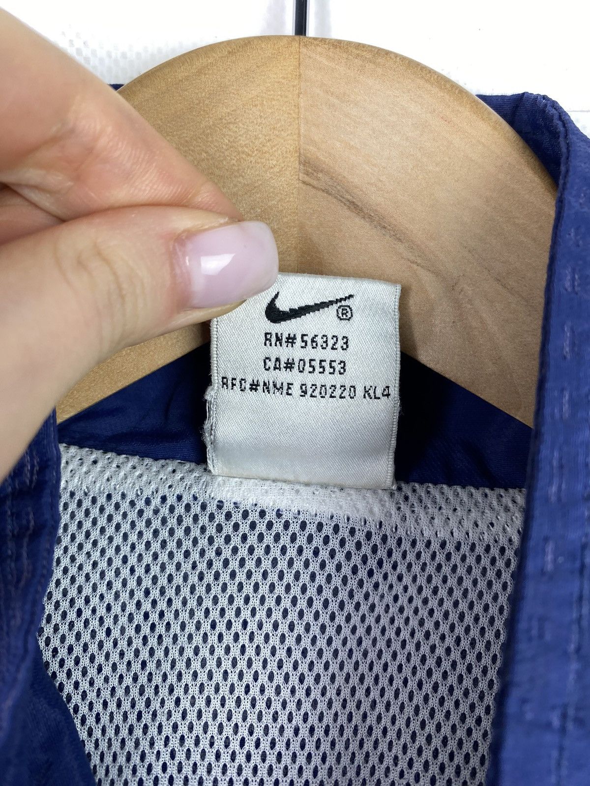 Nike VTG Nike Court men’s nylon windbreaker jacket size L Size US L / EU 52-54 / 3 - 13 Thumbnail
