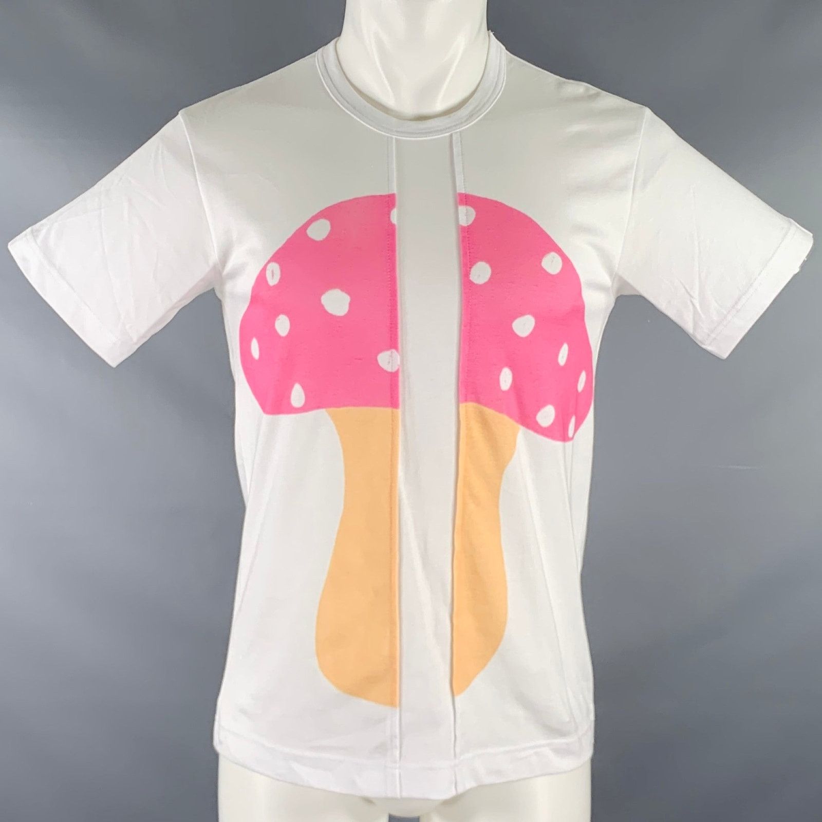 Comme des Garcons SHIRT SHIRT Size S White Pink Mushroom Cotton Crew Neck T-shirt Size US S / EU 44-46 / 1 - 1 Thumbnail