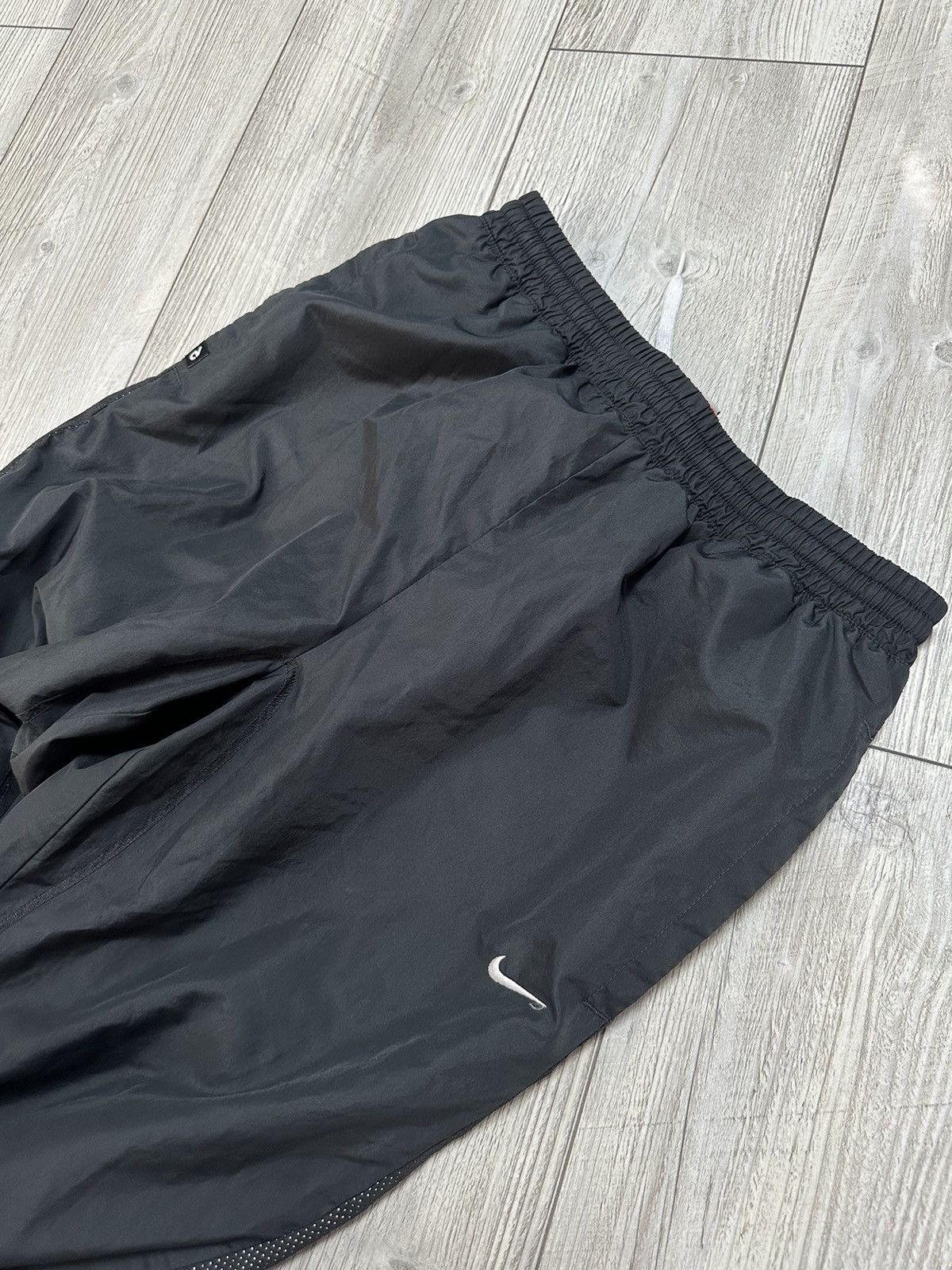 Nike Vintage Nike Track Y2K Pants Drill Nylon Gorpcore Joggers Size US 32 / EU 48 - 2 Thumbnail