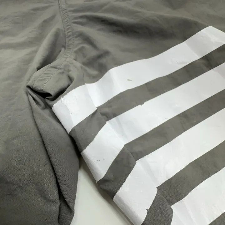 Thom Browne Thom Browne Waterproof Casual Shorts for Men -2507 Size US 26 / EU 42 - 4 Thumbnail