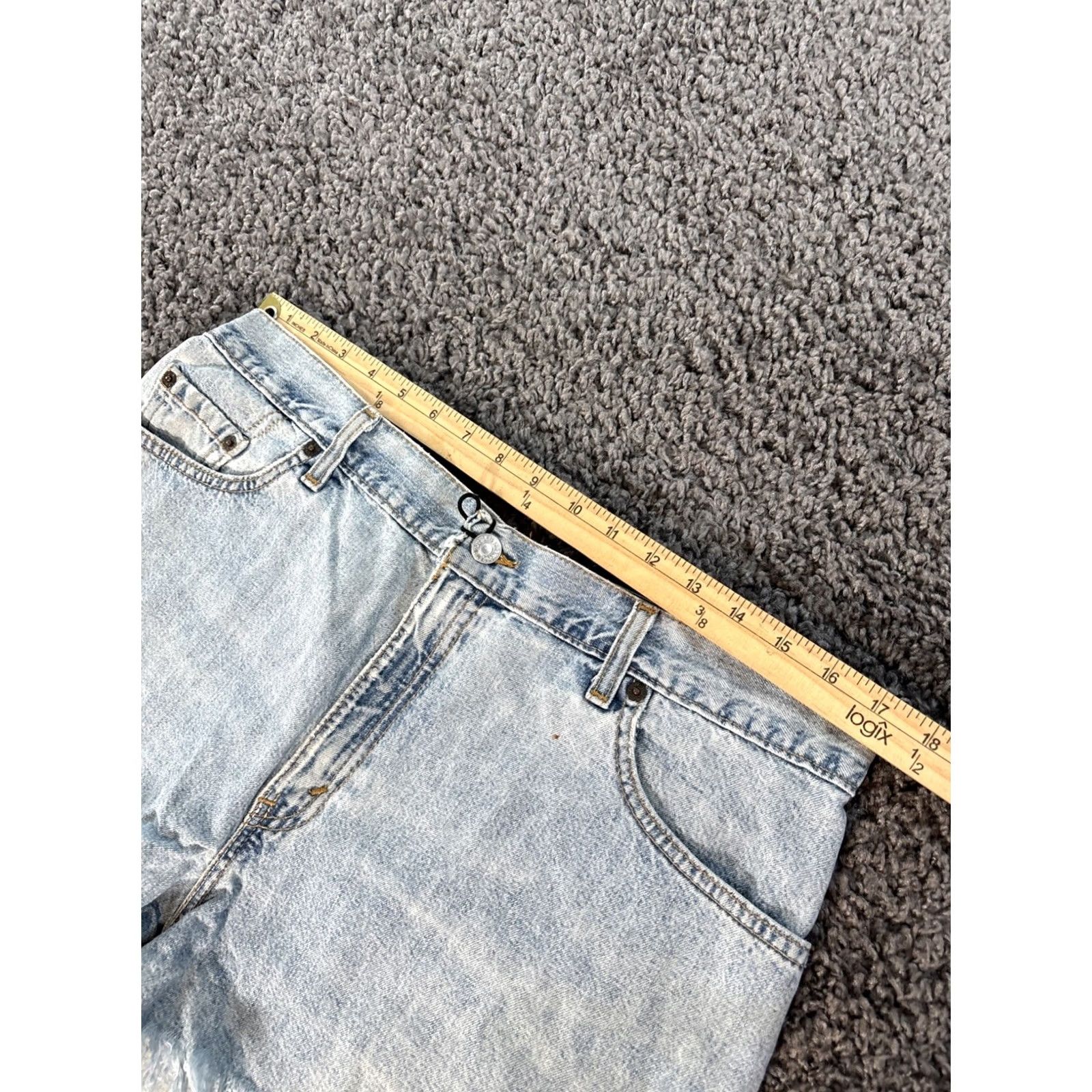 Levi's VINTAGE Levi's 555 Denim Shorts Denim Shorts Women 34 Light Wash High Rise 90s Blue Defining Details Pockets Frayed Summer Casual Womens Size 24" / US 00 / IT 34 - 3 Thumbnail