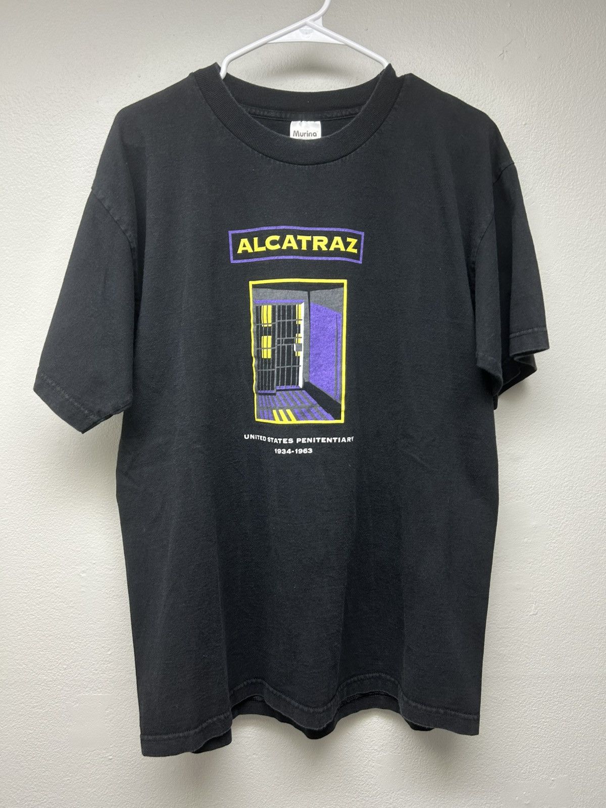 Vintage Vintage Alcatraz Island US Penitentiary 1934-1963 Tshirt Size US L / EU 52-54 / 3 - 1 Thumbnail
