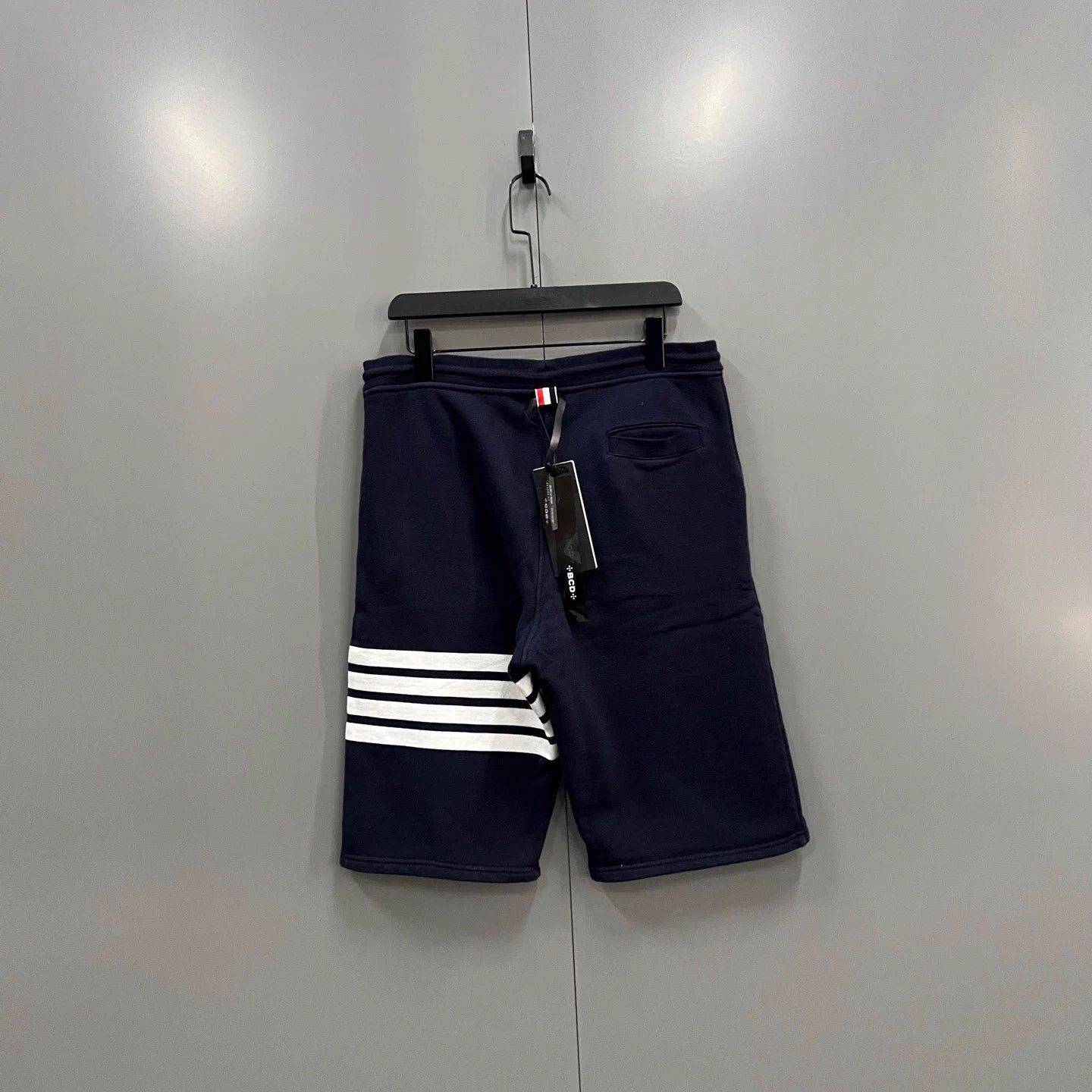 Thom Browne Thom Browne Navy 4-Bar Shorts Size 3 (95% New) Size US 28 / EU 44 - 2 Thumbnail
