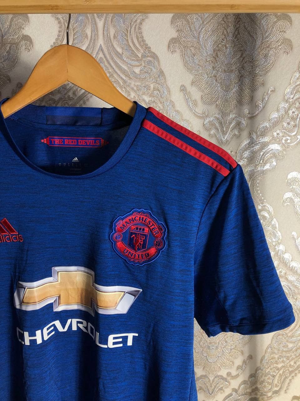Adidas VINTAGE ADIDAS FC MANCHESTER UNITED ENGLAND SOCCER JERSEY Size US M / EU 48-50 / 2 - 2 Thumbnail