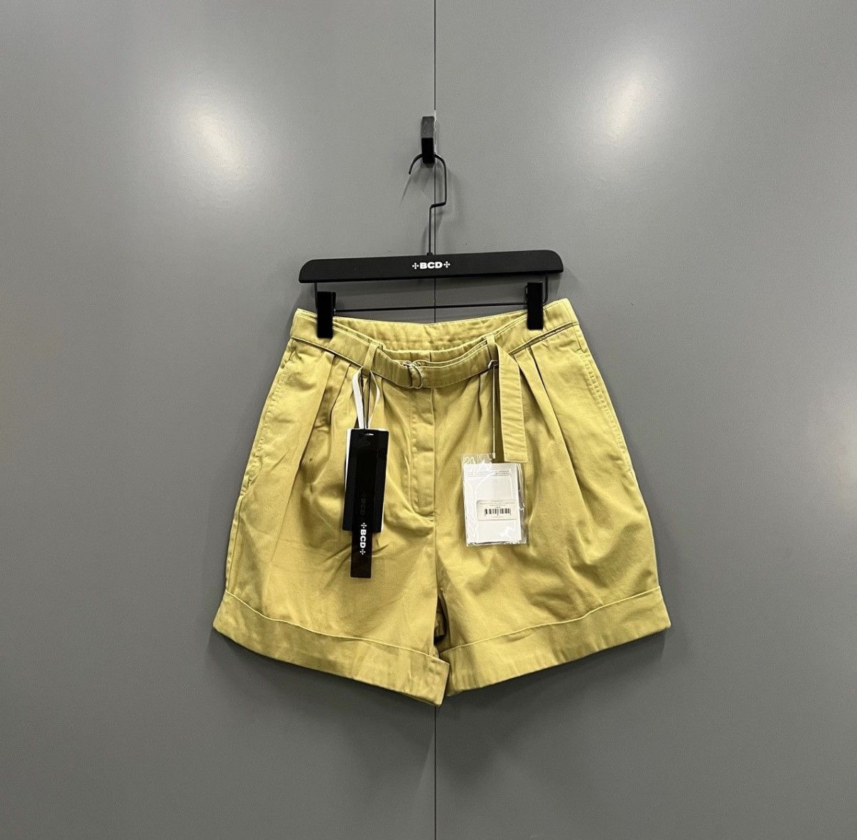 Acne Studios Acne Studios Yellow Belted Shorts J41 Size 27" / US 4 / IT 40 - 1 Thumbnail