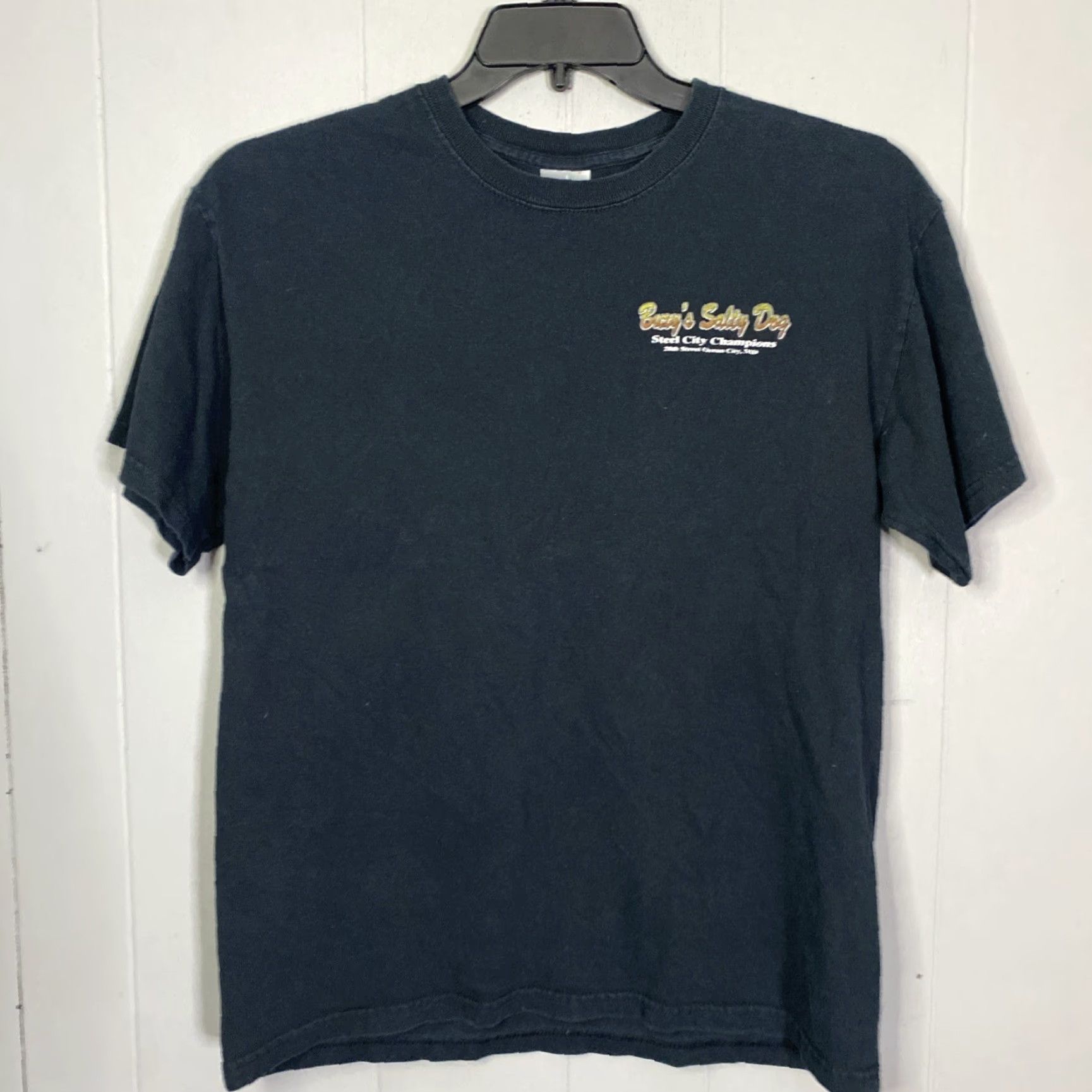 Gildan VINTAGE Pittsburgh Steelers T Shirt Salty Dog Saloon Ocean City MD Mens Medium M Black Short Sleeve Beach City Dog Sports Size US M / EU 48-50 / 2 - 3 Thumbnail