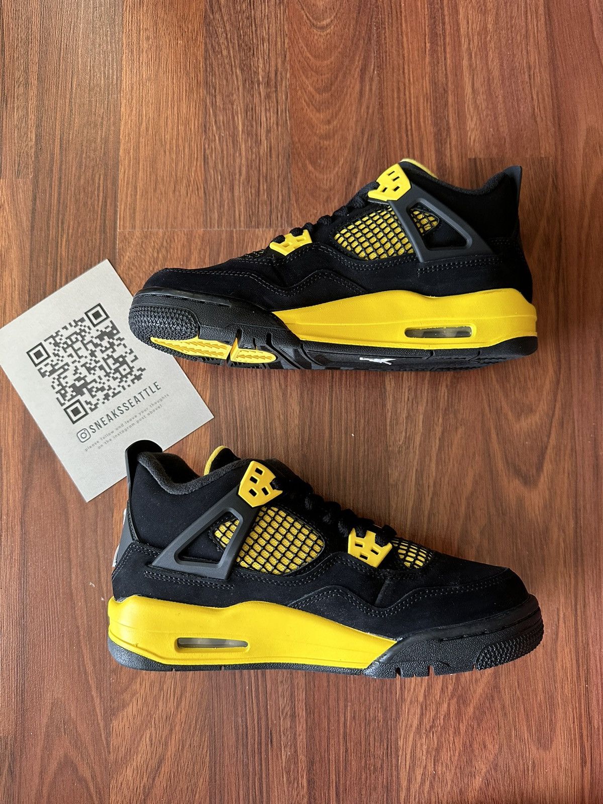 Jordan Brand Jordan 4 Retro Thunder (2023) (GS) Size 4.5Y/6W 408452-017 Size US 6 / IT 36 - 2 Thumbnail