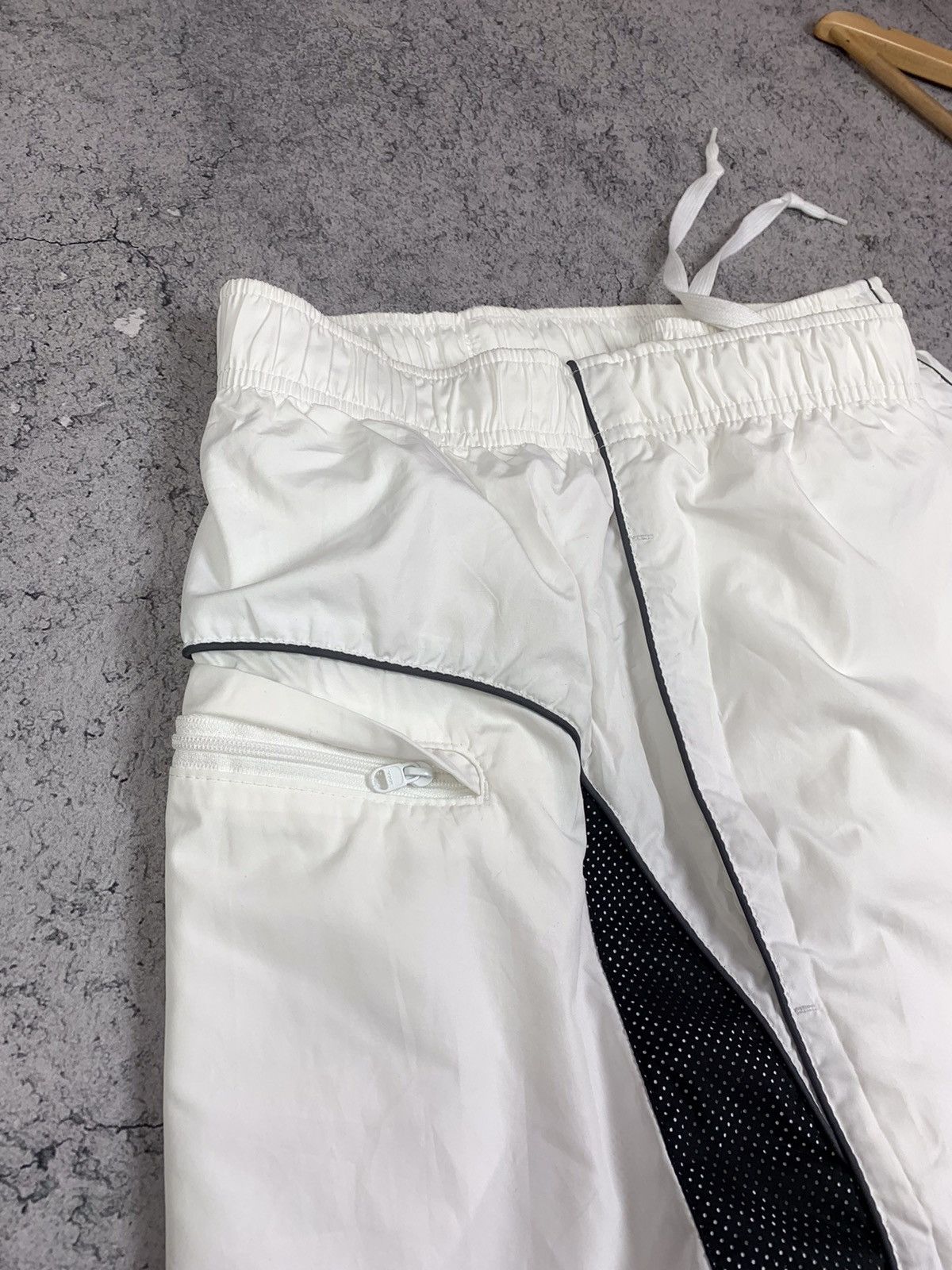 Vintage Nike Vintage Y2K Nylon White Pants Mens Size XXL Size US 38 / EU 54 - 13 Thumbnail