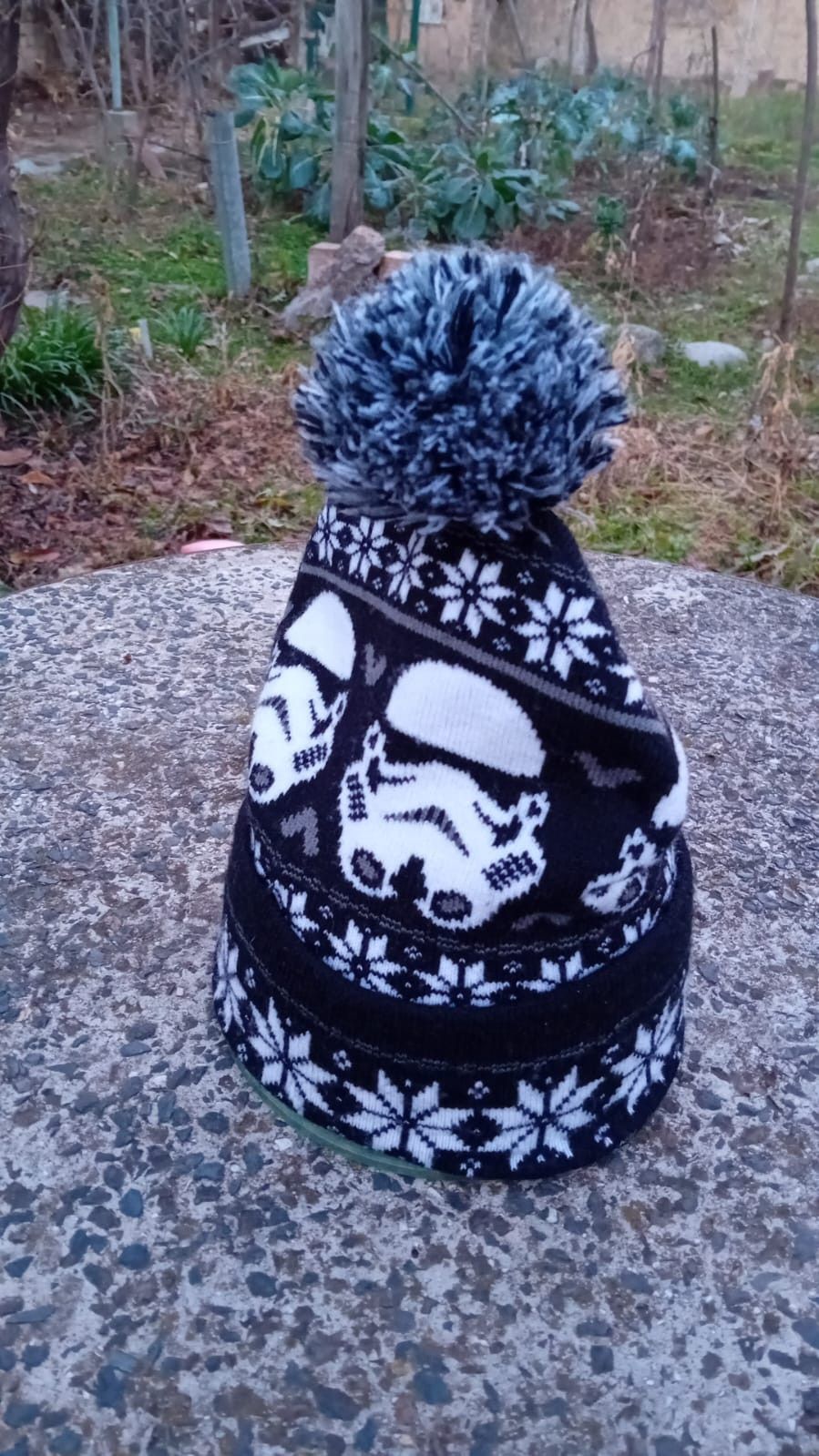 Star Wars Star Wars Storm Trooper Black/White Beanie Pom Pom Size ONE SIZE - 7 Thumbnail