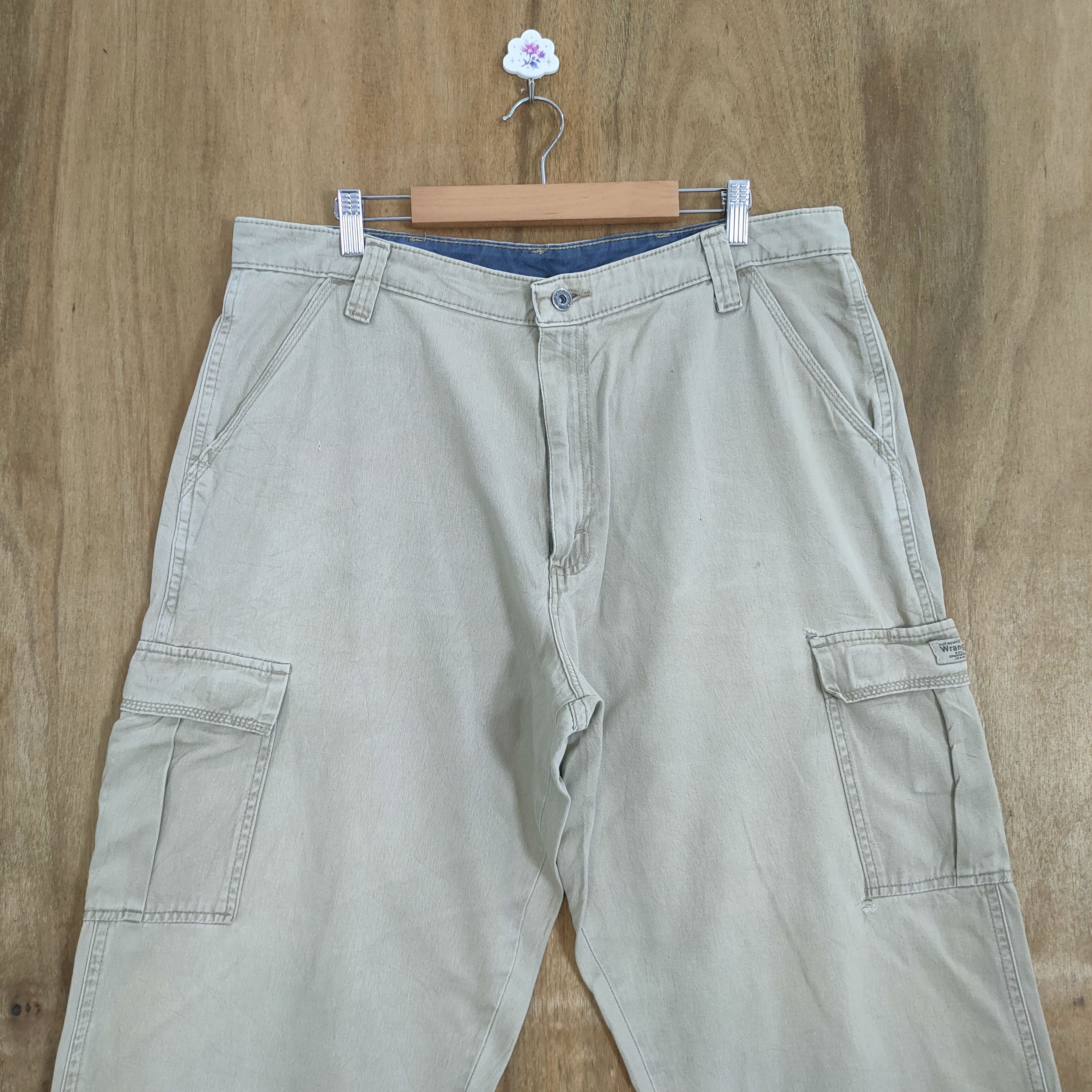 Wrangler VINTAGE WRANGLER DISTRESSED CARGO PANTS Size US 36 / EU 52 - 5 Thumbnail