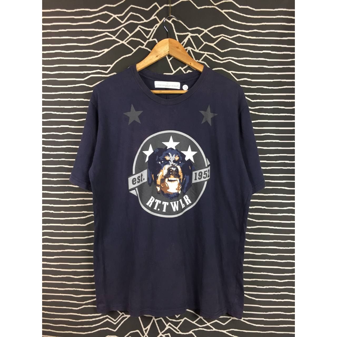 Vintage IC Story Golden Deluxe Brand Venezia Rottweiler Graphic Tee Size US L / EU 52-54 / 3 - 1 Thumbnail