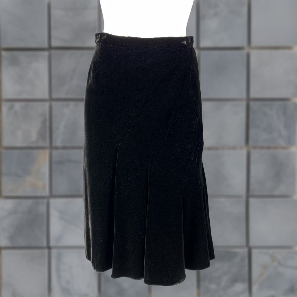 Dolce & Gabbana DOLCE & GABBANA Skirt Size 4 Black Viscose Silk Pleated Size 27" / US 4 / IT 40 - 1 Thumbnail