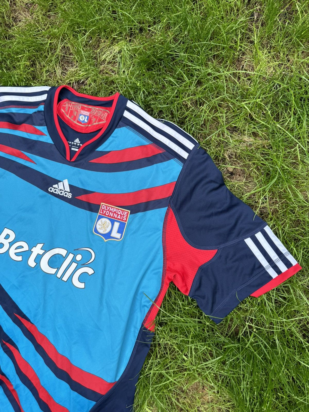 Adidas adidas Olympique Lyonnais 2010-11 third football Size US L / EU 52-54 / 3 - 7 Thumbnail