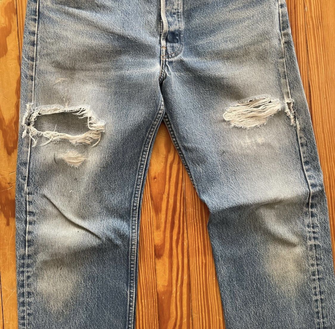 Levi's Thrashed Vintage Levis 501 Made In USA Distressed Light Wash Size US 32 / EU 48 - 2 Thumbnail