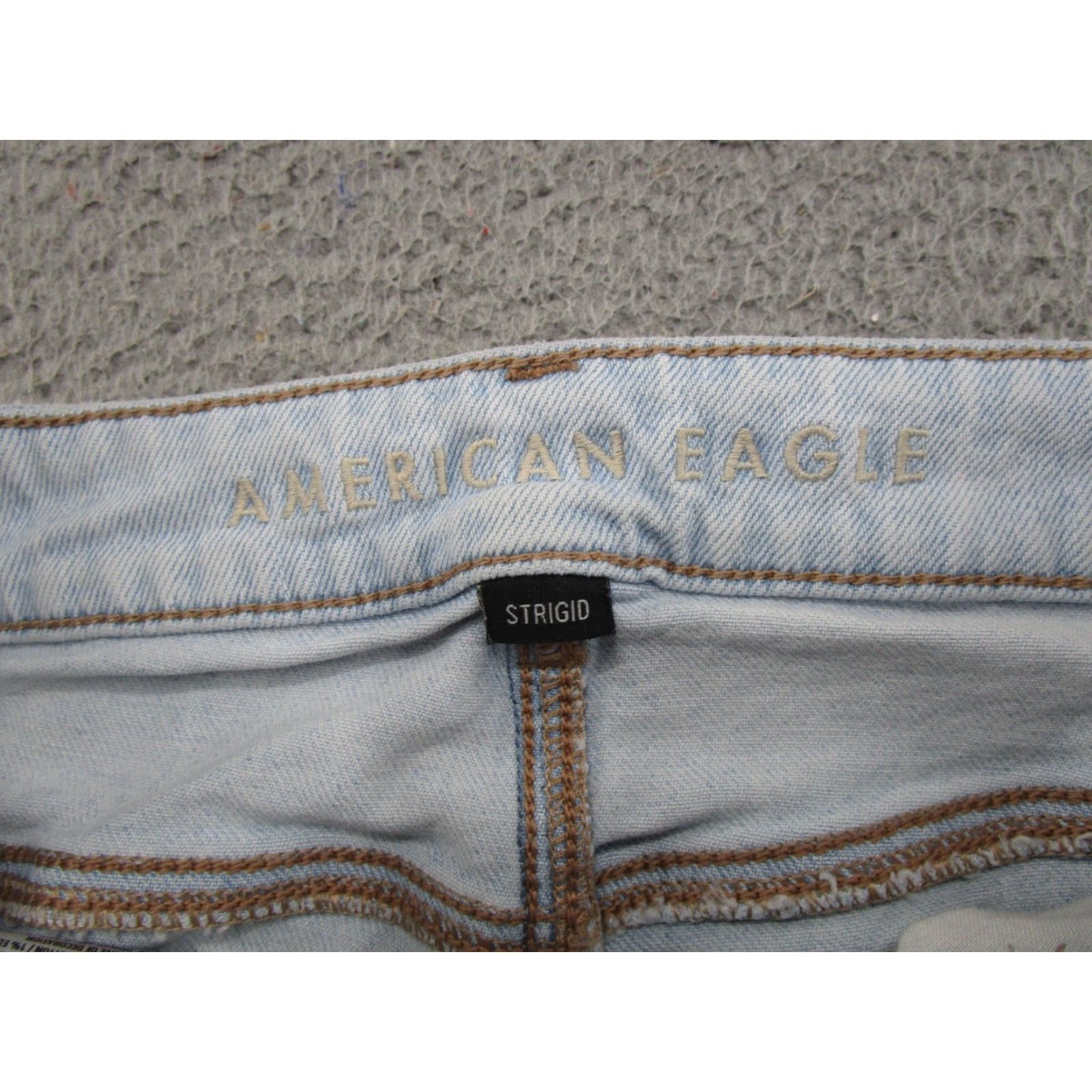 American Eagle Outfitters VINTAGE American Eagle Strigid Distressed Thrashed Denim Mom Jeans Women's Size 2 Size 26" / US 2 / IT 38 - 3 Thumbnail