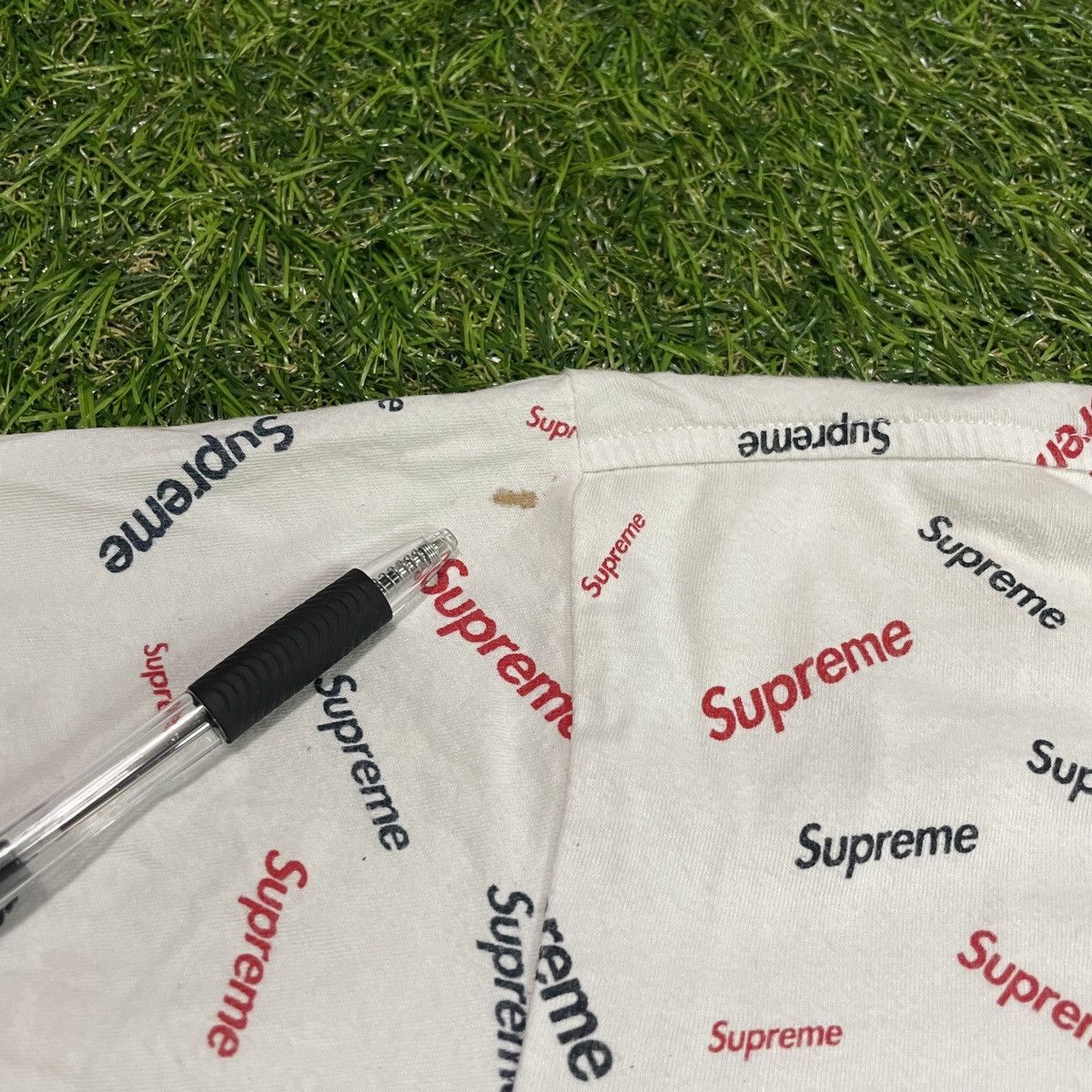 Supreme Supreme Scatter Logo Tee Size US M / EU 48-50 / 2 - 4 Thumbnail