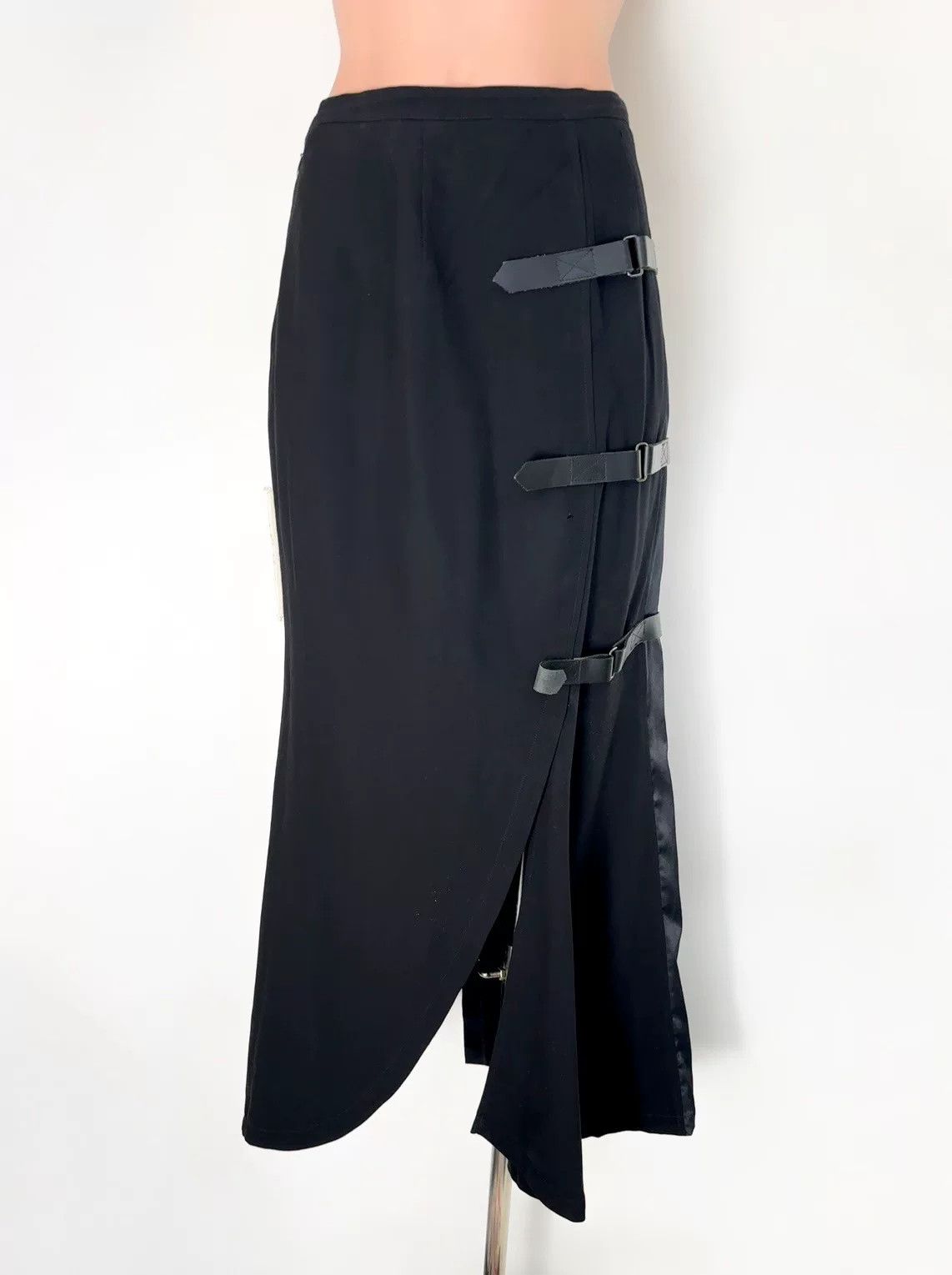 Japanese Brand Alice Auaa Black Buckle Strap Skirt Size 26" / US 2 / IT 38 - 1 Thumbnail
