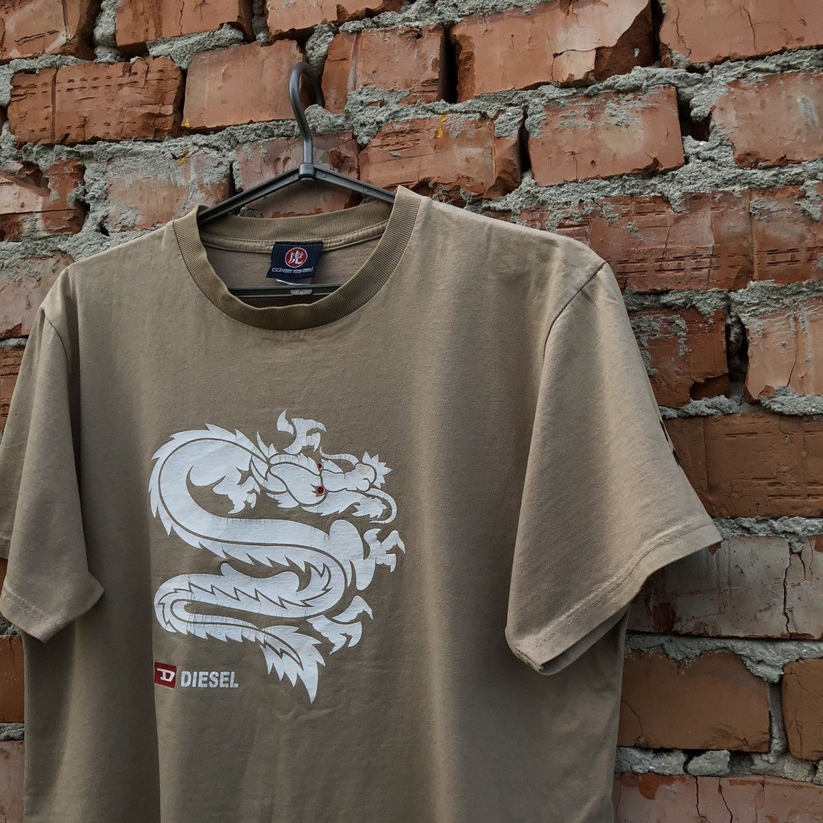 Diesel Rare Vintage Diesel Japanese Dragon T-Shirt Y2K Size US L / EU 52-54 / 3 - 2 Thumbnail