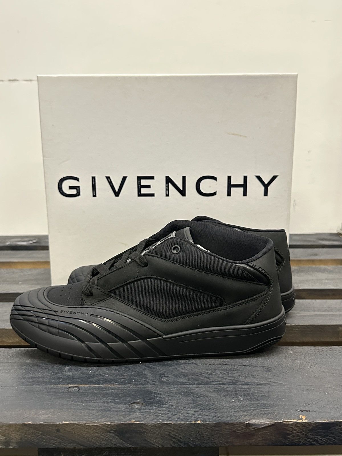 Givenchy Mid Top Sneakers. Sz 41 Size US 8 / EU 41 - 3 Thumbnail