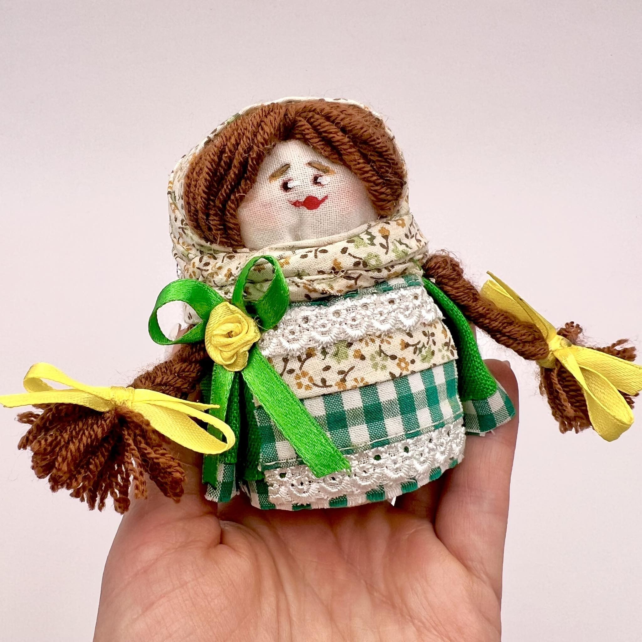Vintage Fine Ukrainian Traditional Ethnic Souvenir Doll Gift Size ONE SIZE - 5 Thumbnail