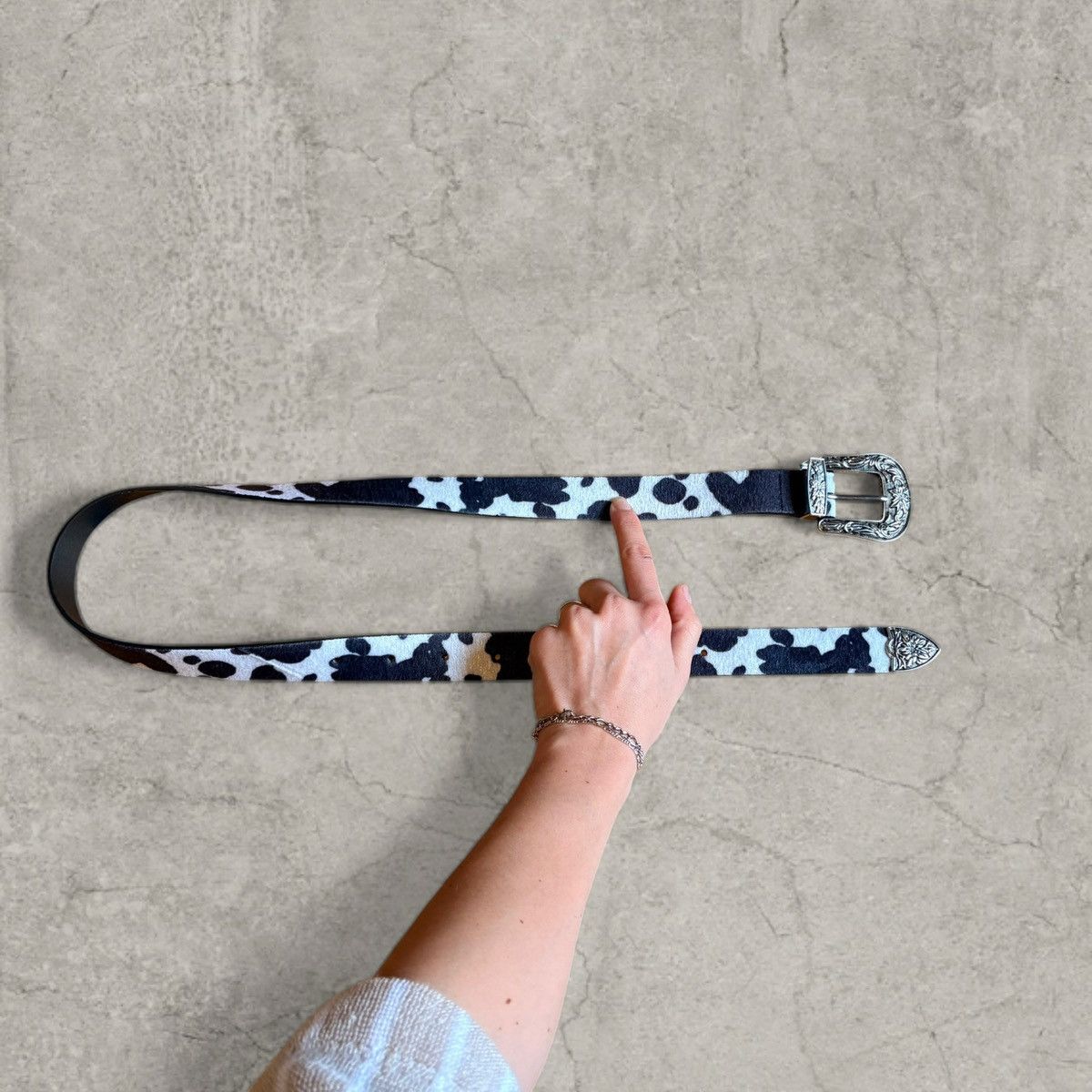 Japanese Brand Vintage style Western belt in cow print, silver. One size Size ONE SIZE - 1 Thumbnail