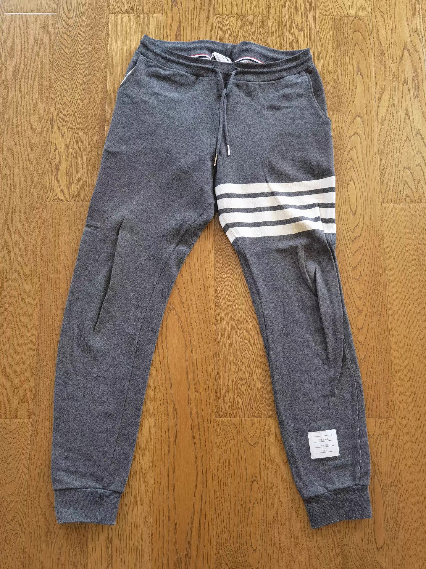 Thom Browne THOM BROWNE Sweatpants K17 Size US 32 / EU 48 - 1 Thumbnail