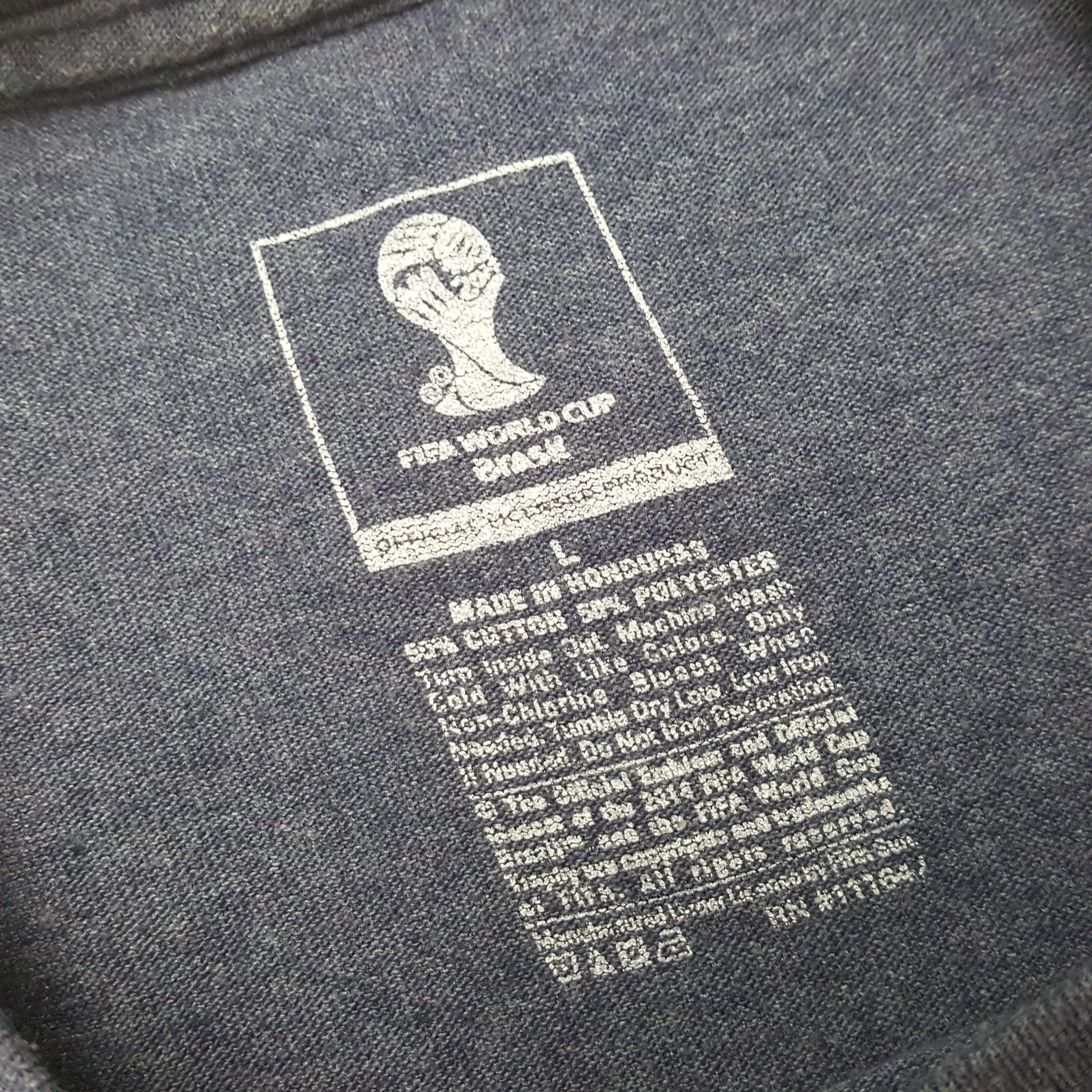 Vintage FIFA WORLD CUP Brasil Tshirt C285N34 Size US L / EU 52-54 / 3 - 4 Thumbnail