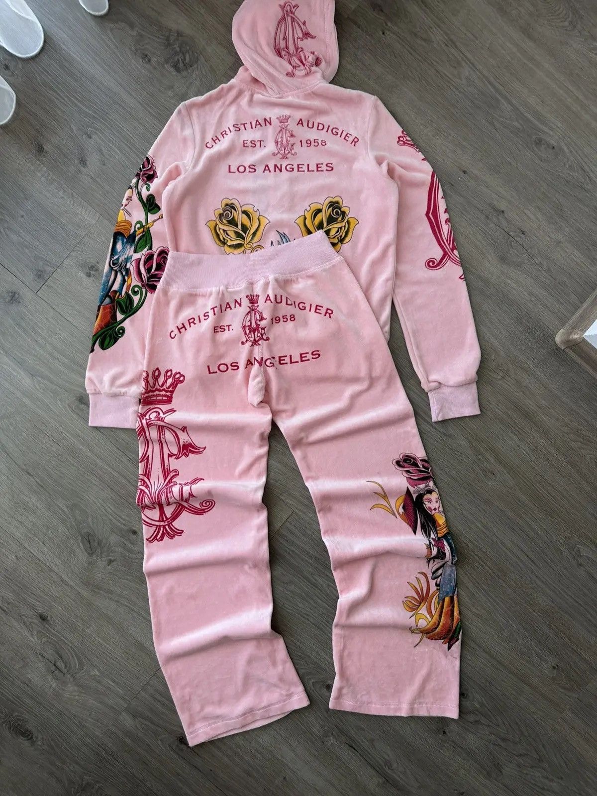 Ed Hardy Vintage Ed Hardy Christian Audigier Pink Velour Tracksuit Size US L / EU 52-54 / 3 - 8 Thumbnail