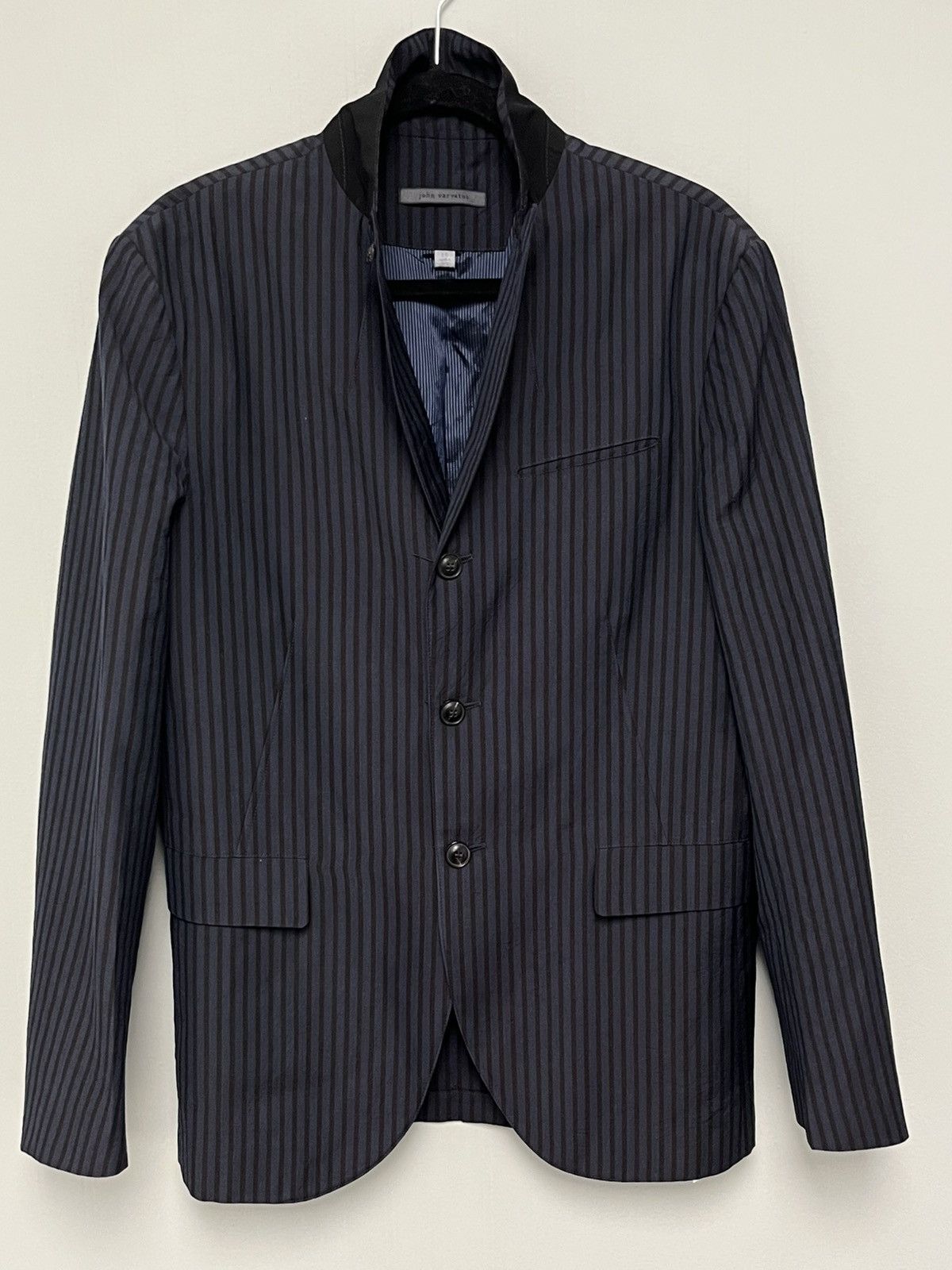 John Varvatos Peak lapel striped jacket. Size EU 50 USA 40 Size US M / EU 48-50 / 2 - 10 Thumbnail
