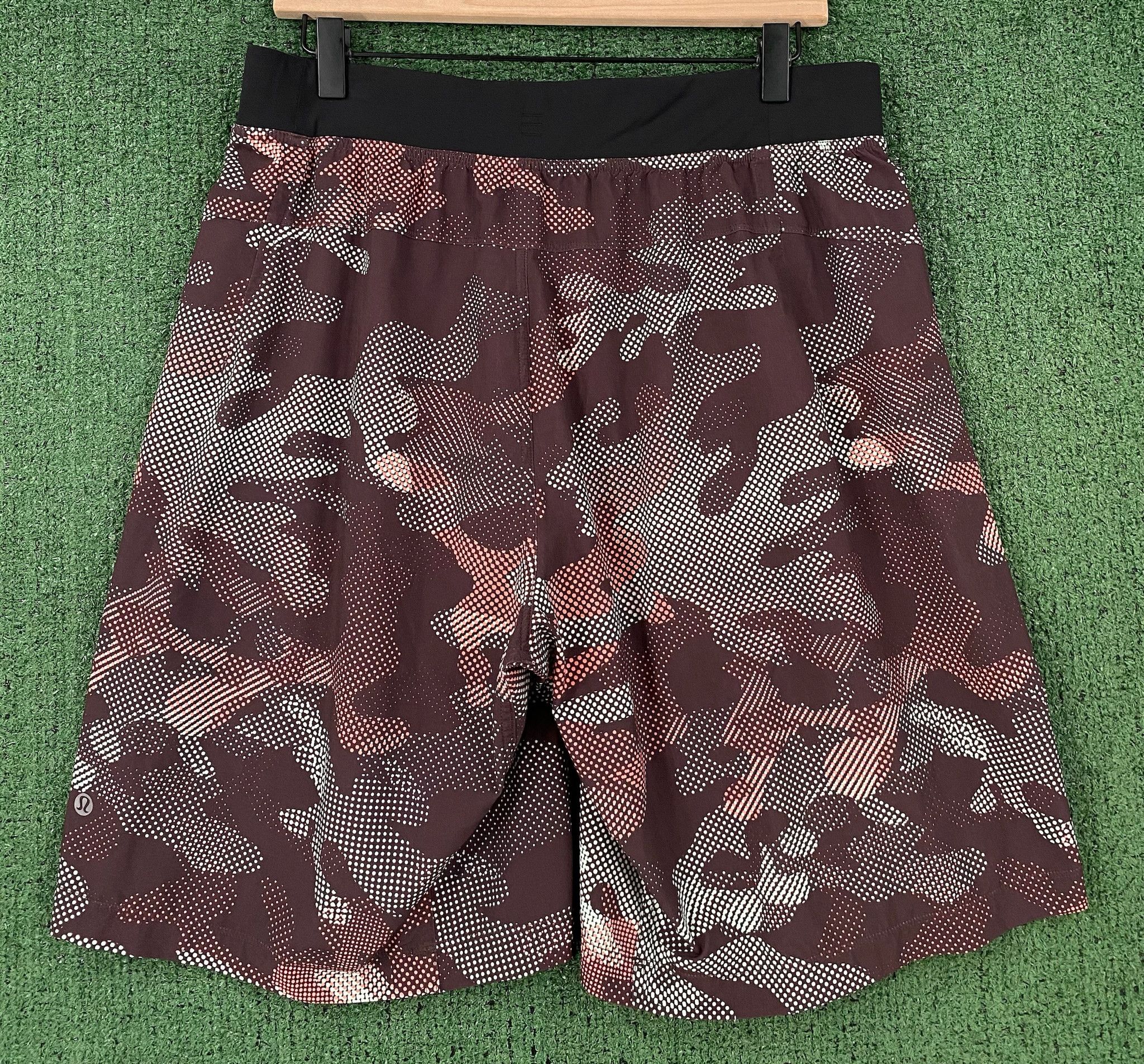 Lululemon Lululemon T.H.E. Short Dot Colorful Camo Shorts Large Size US 36 / EU 52 - 4 Thumbnail