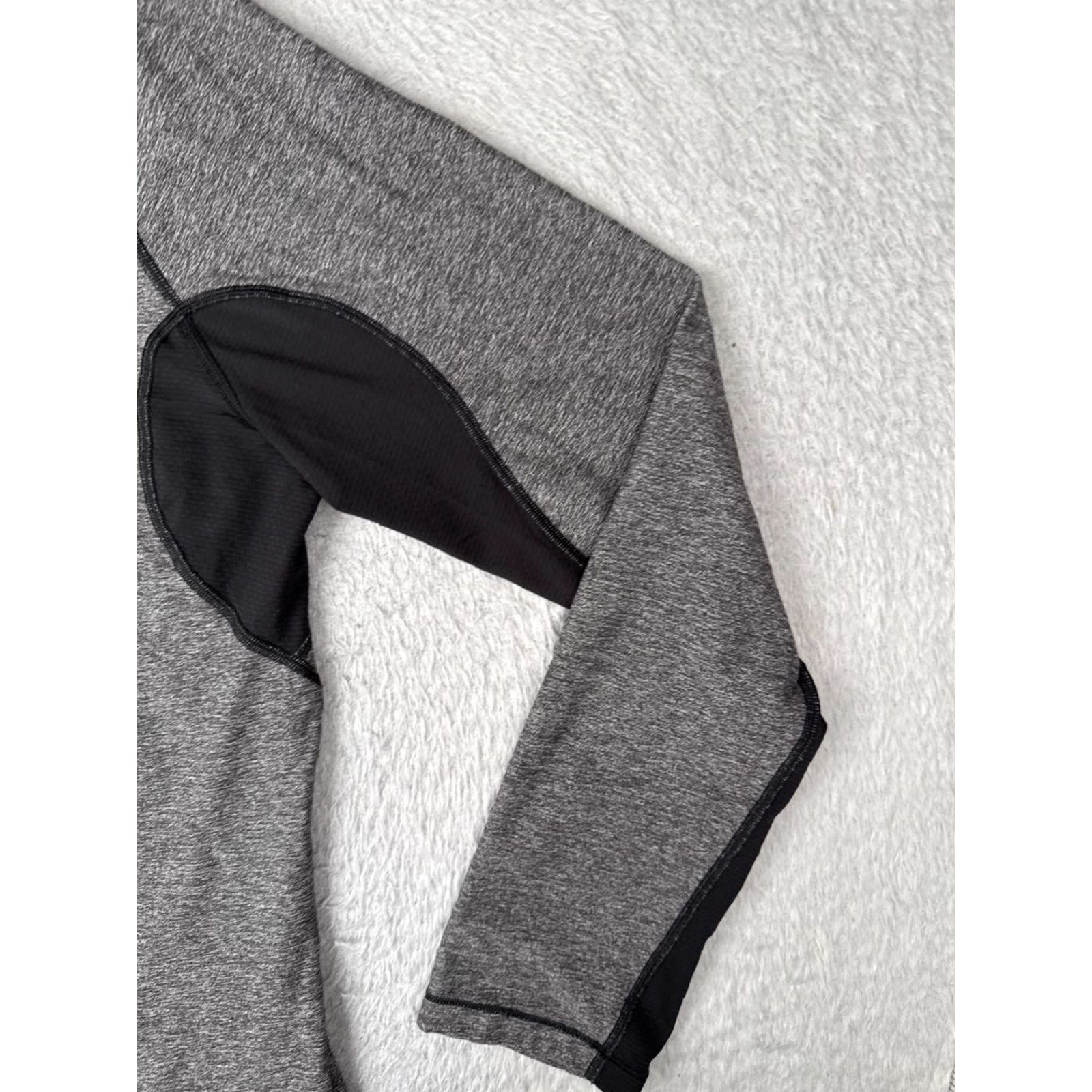 Lululemon Lululemon Shirt Mens M Gray Heathered Blaze Long Sleeve Run Running M3400S Size US M / EU 48-50 / 2 - 2 Thumbnail