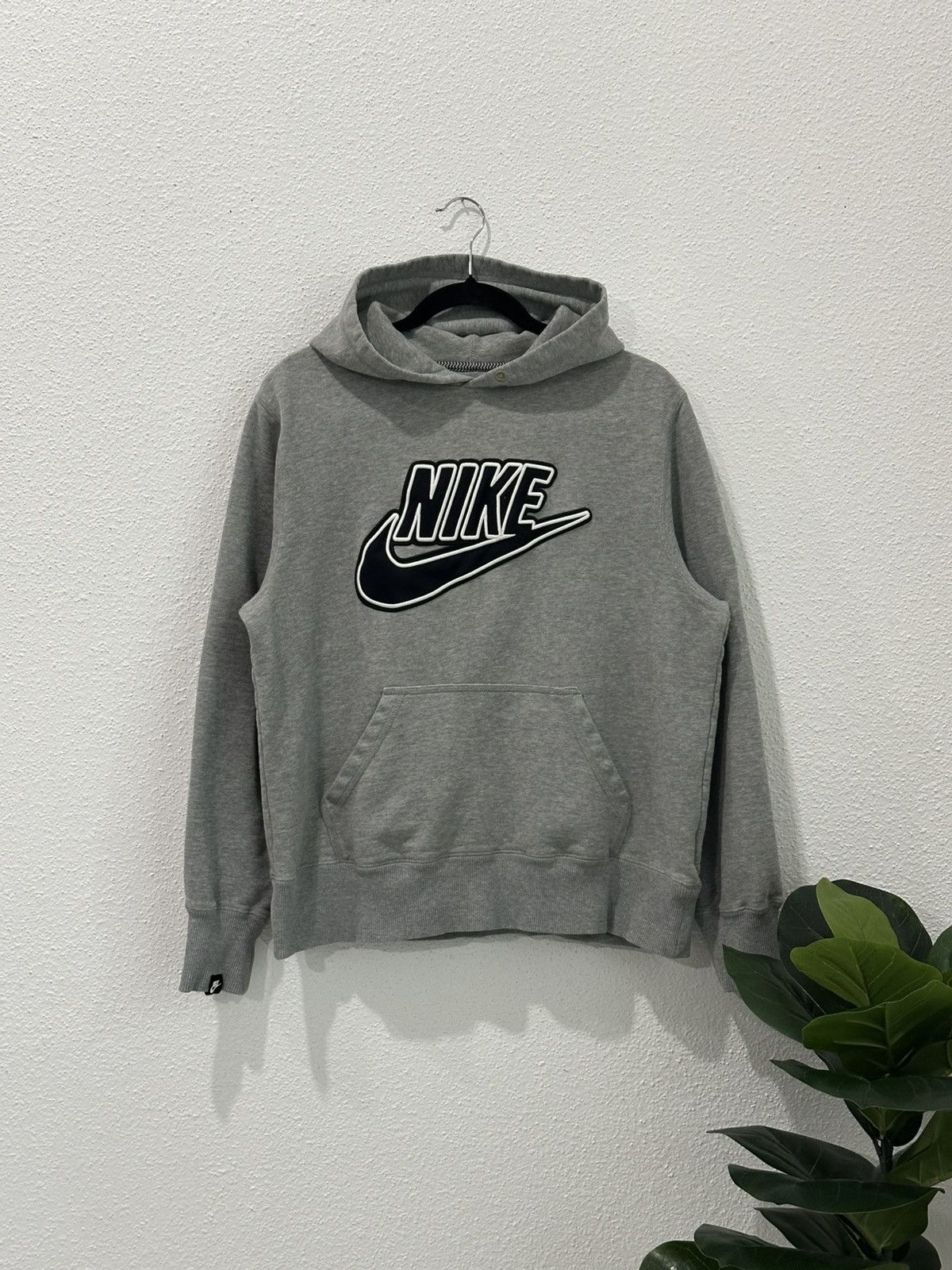 Nike Nike Sportswear Y2K Gray Tag Swoosh Logo Hoodie XL Size US XL / EU 56 / 4 - 1 Thumbnail