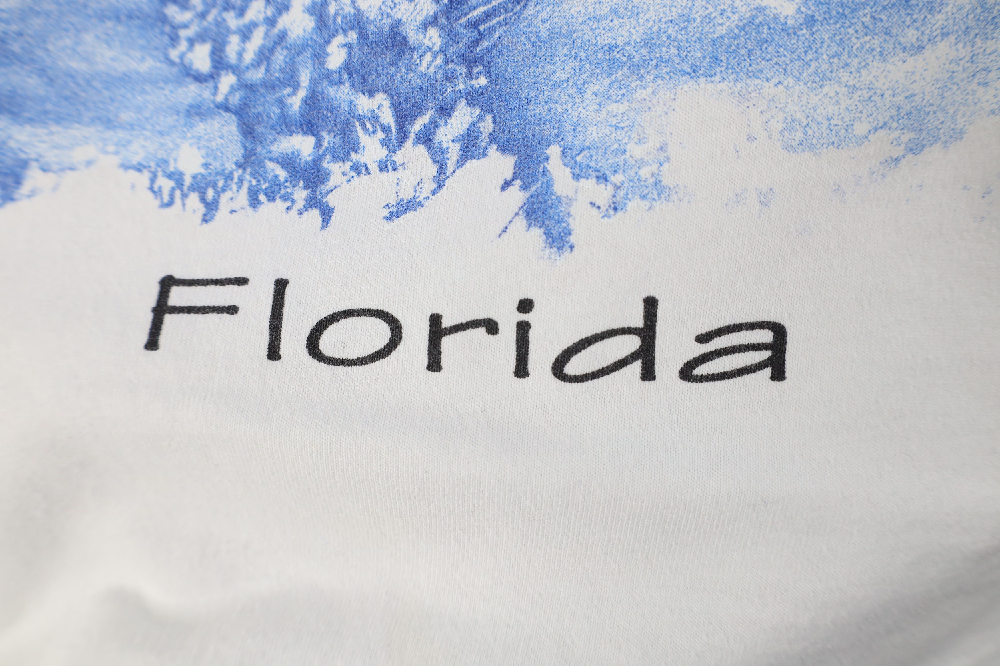 Vintage Vintage 90s Streetwear Sea Manatee Florida T-Shirt USA Size M / US 6-8 / IT 42-44 - 8 Thumbnail
