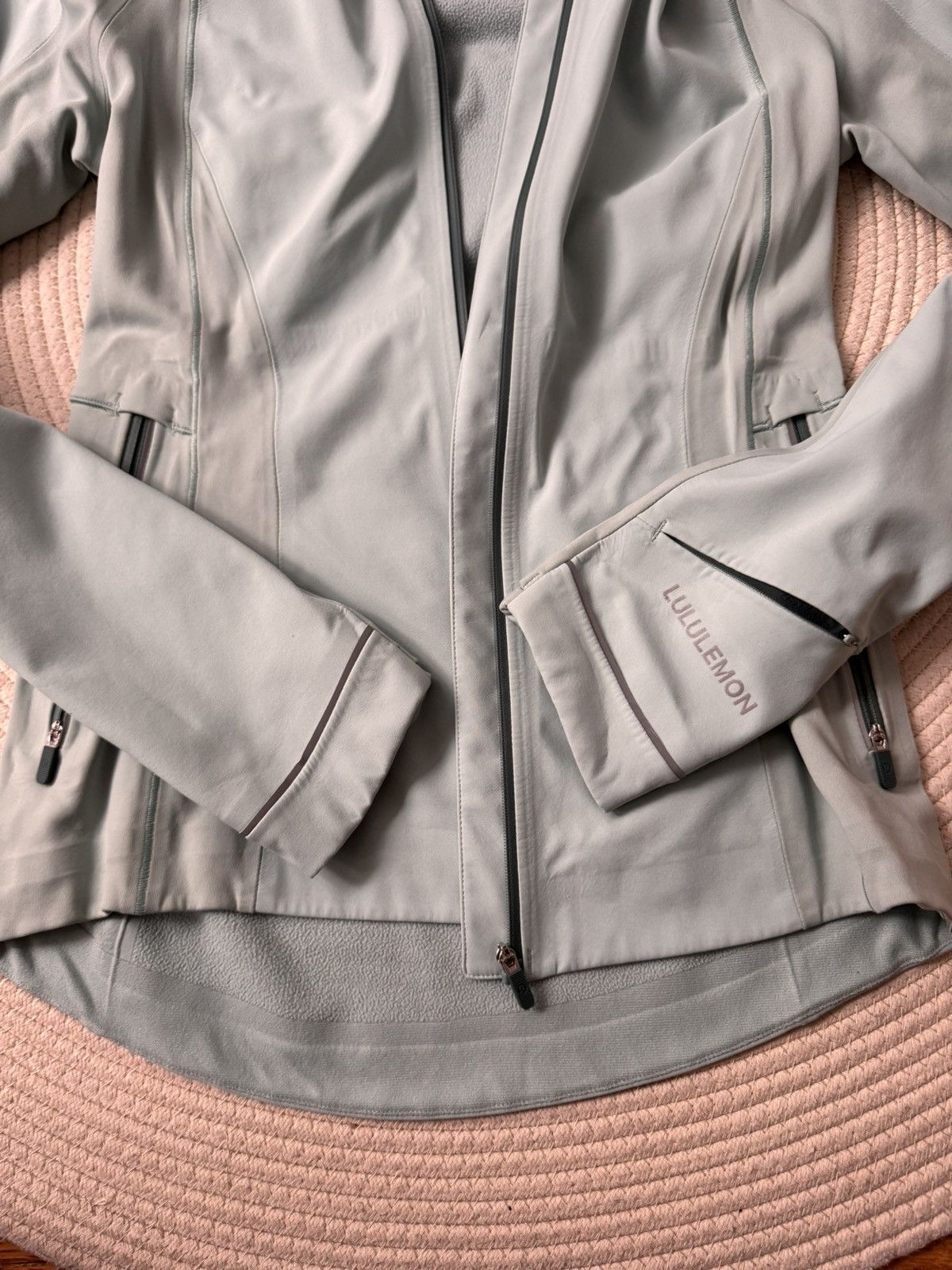 Lululemon Lululemon Cross Chill Jacket in Hazy Jade size 4 Size S / US 4 / IT 40 - 3 Thumbnail
