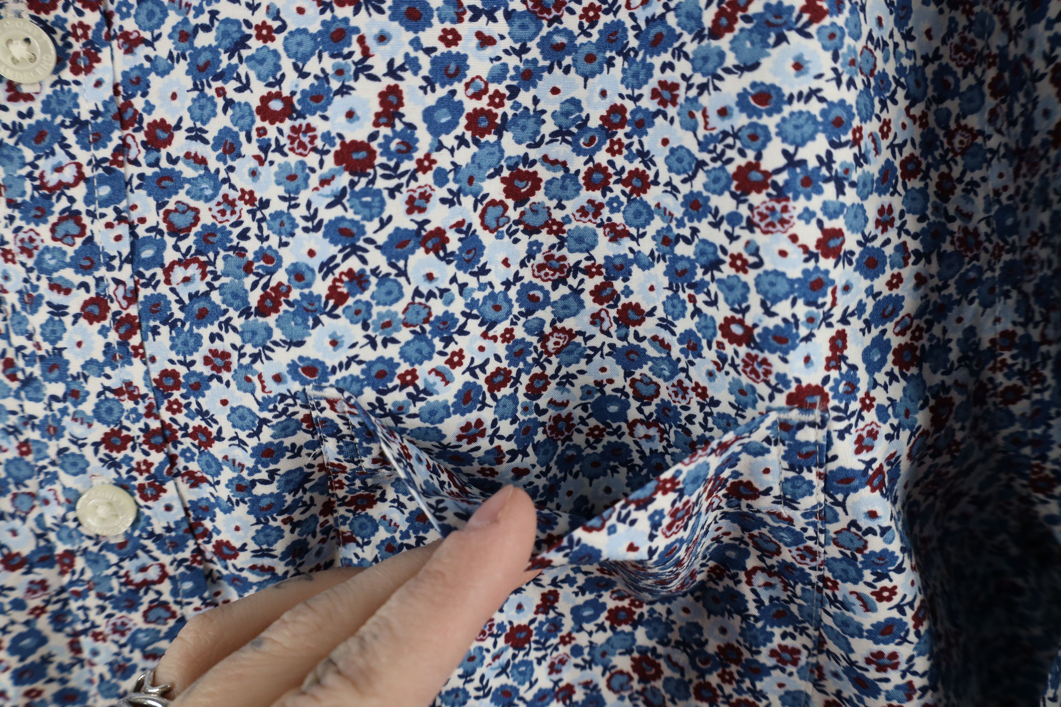 Lands' End × Vintage Vintage Y2K Lands End Over Print Collared Button Down Shirt Size US L / EU 52-54 / 3 - 5 Thumbnail