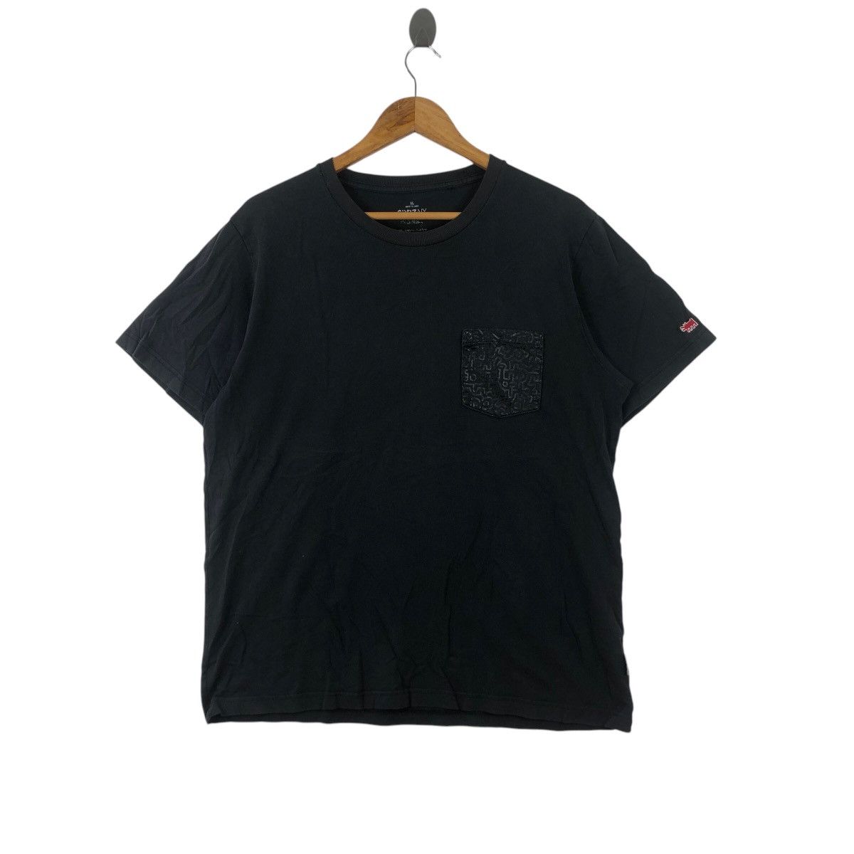 Uniqlo KEITH HARING x UNIQLO Dog Barking Pop Art Pocket Tee Shirt Size US XL / EU 56 / 4 - 1 Thumbnail