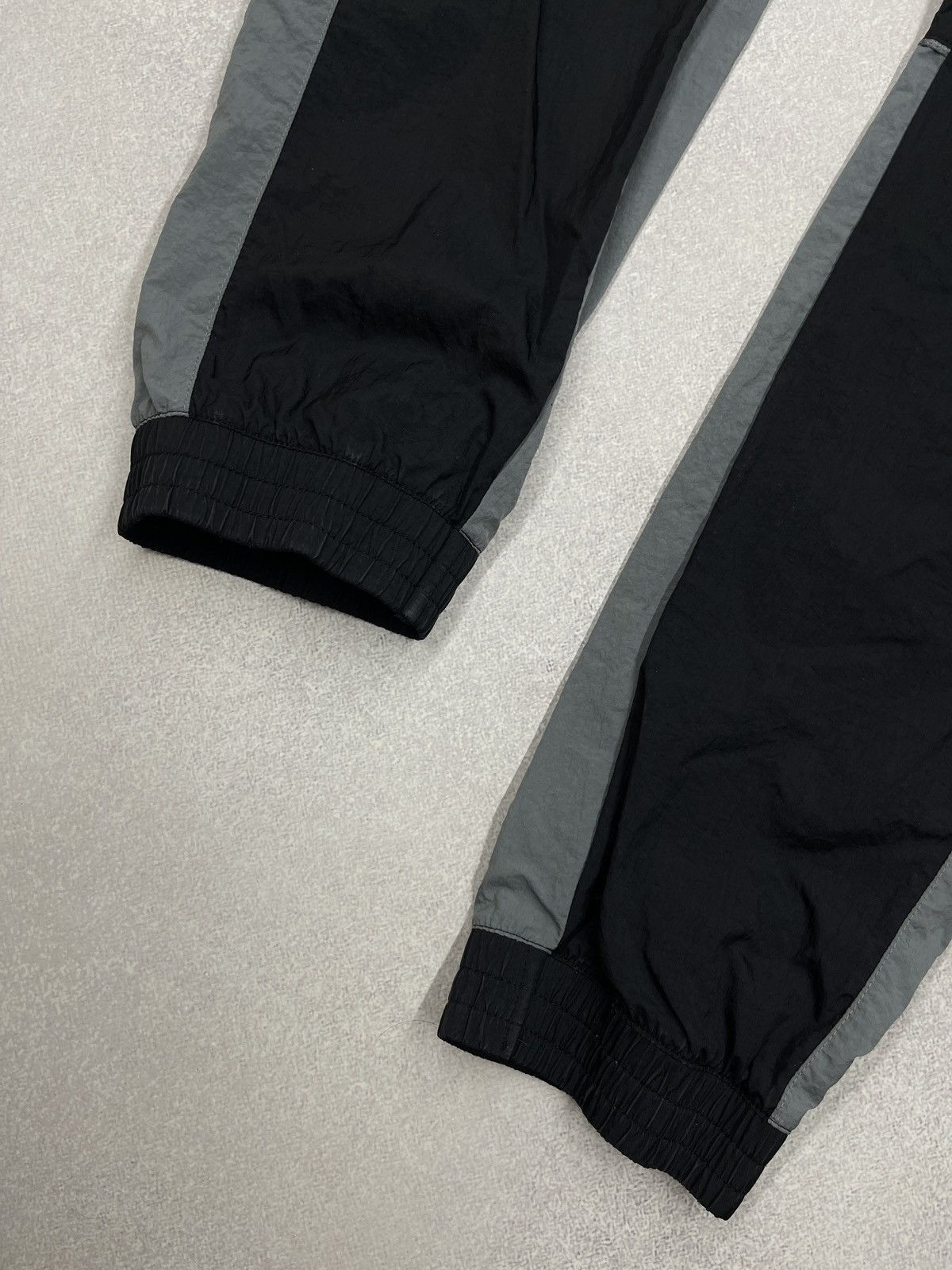 Nike Mens Nike Nylon Sweatpants Black Drill Y2K ACG TN Size S Size US 30 / EU 46 - 7 Thumbnail