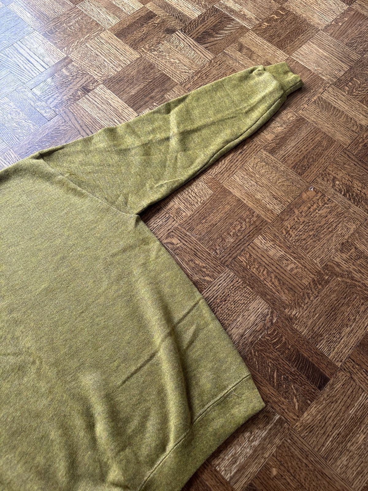 Vintage Vintage 60s Creslan and Rayon Chartreuse Knit Sweater Size US L / EU 52-54 / 3 - 5 Thumbnail
