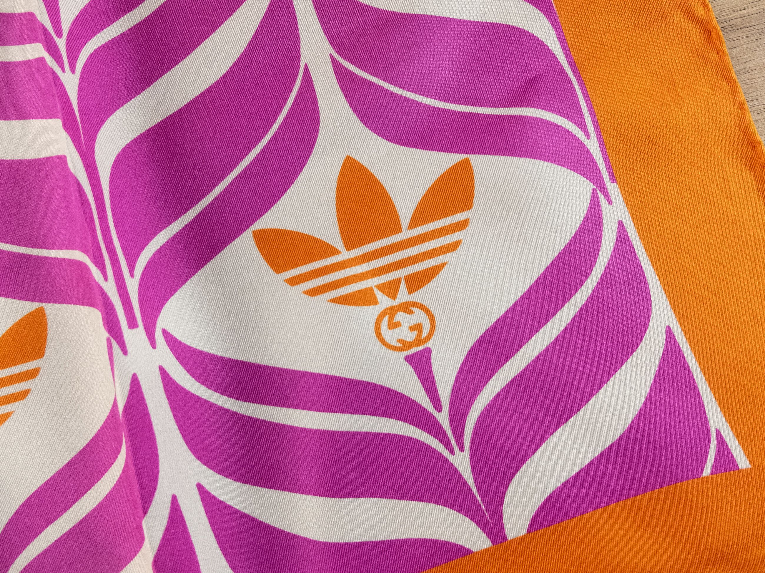 Adidas × Gucci GUCCI X ADIDAS pink orange logo print silk square scarf Size ONE SIZE - 3 Thumbnail
