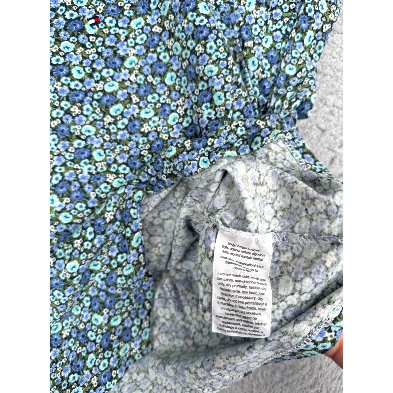 Tommy Hilfiger Tommy Hilfiger Shirt Women Small Blue Floral Crew Neck Cotton Blend Short Sleeve Size S / US 4 / IT 40 - 7 Thumbnail