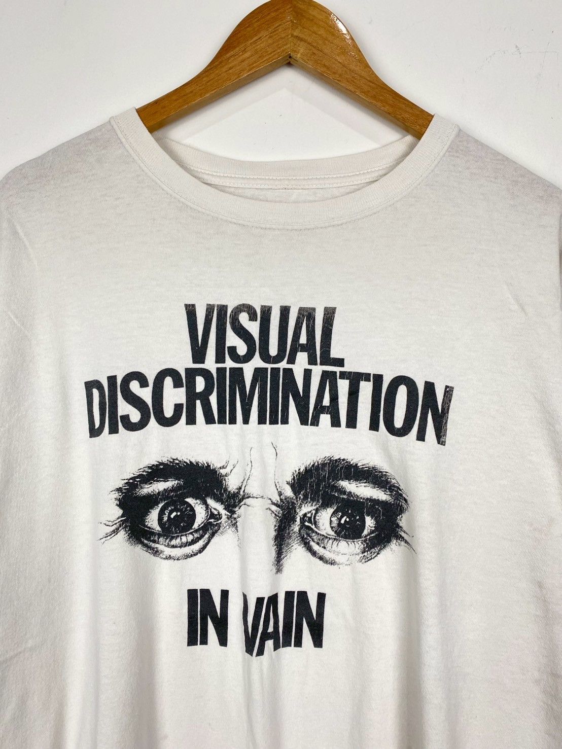 Vintage Vintage Visual Discrimination In Vain T-Shirts DO1240 Size US XL / EU 56 / 4 - 2 Thumbnail
