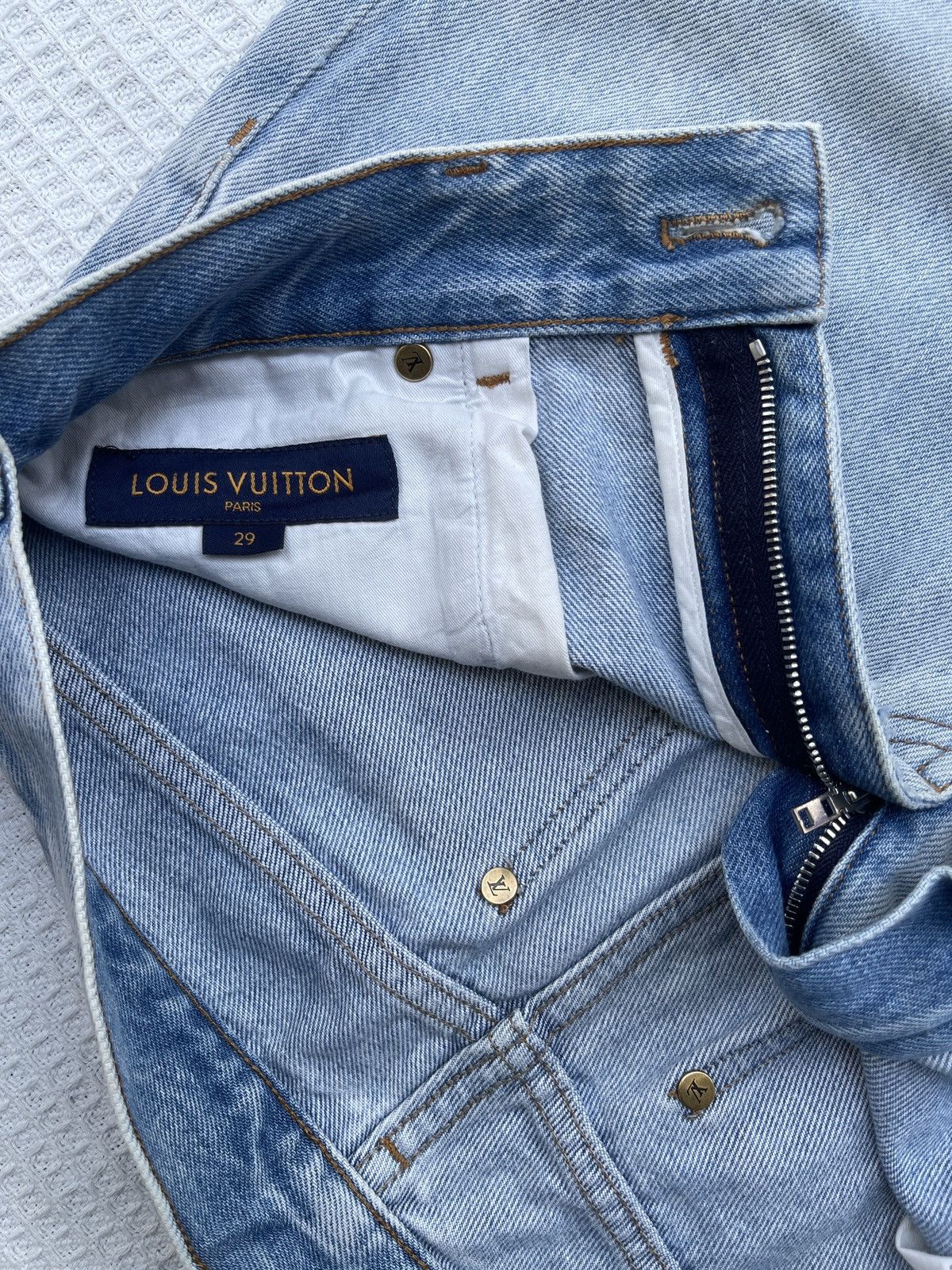 Louis Vuitton Last Drop🔥Rare🔥LOUIS VUITTON Paris Light Blue Jeans Size US 31 - 13 Thumbnail