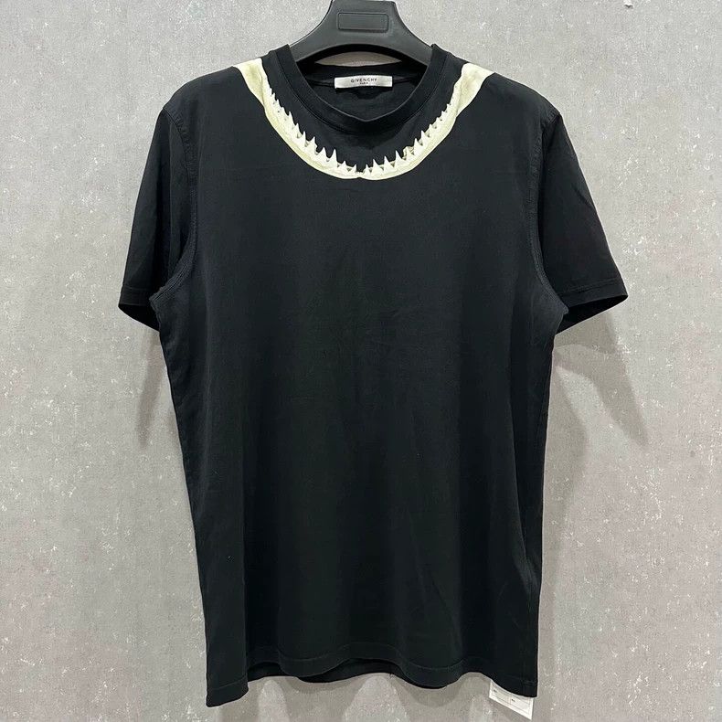 Givenchy Givenchy Black Round Neck Short Sleeve T-Shirt, Size L Size US L / EU 52-54 / 3 - 1 Thumbnail