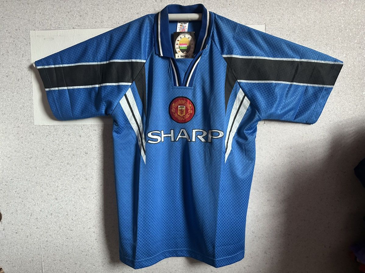 Vintage Vintage 90s Man Utd SHARP BPT01 Size US XL / EU 56 / 4 - 1 Thumbnail