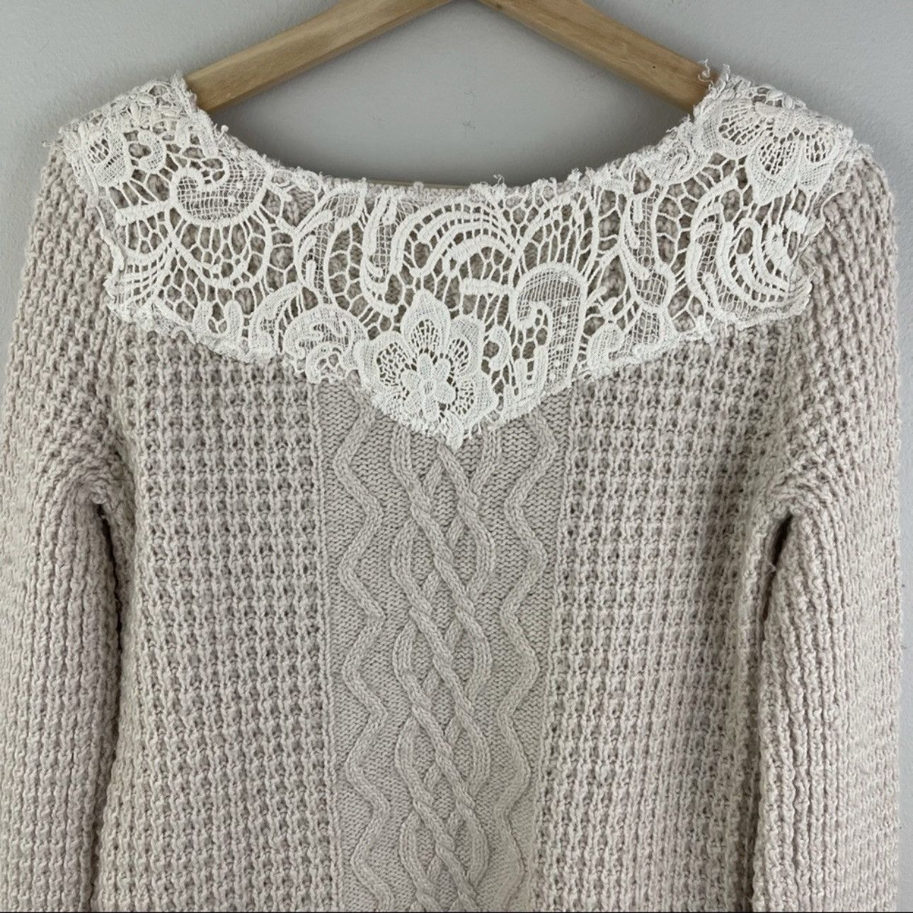 Free People FREE PEOPLE Ivory Creme Aurora Jewel Knit Sweater Size S / US 4 / IT 40 - 6 Thumbnail