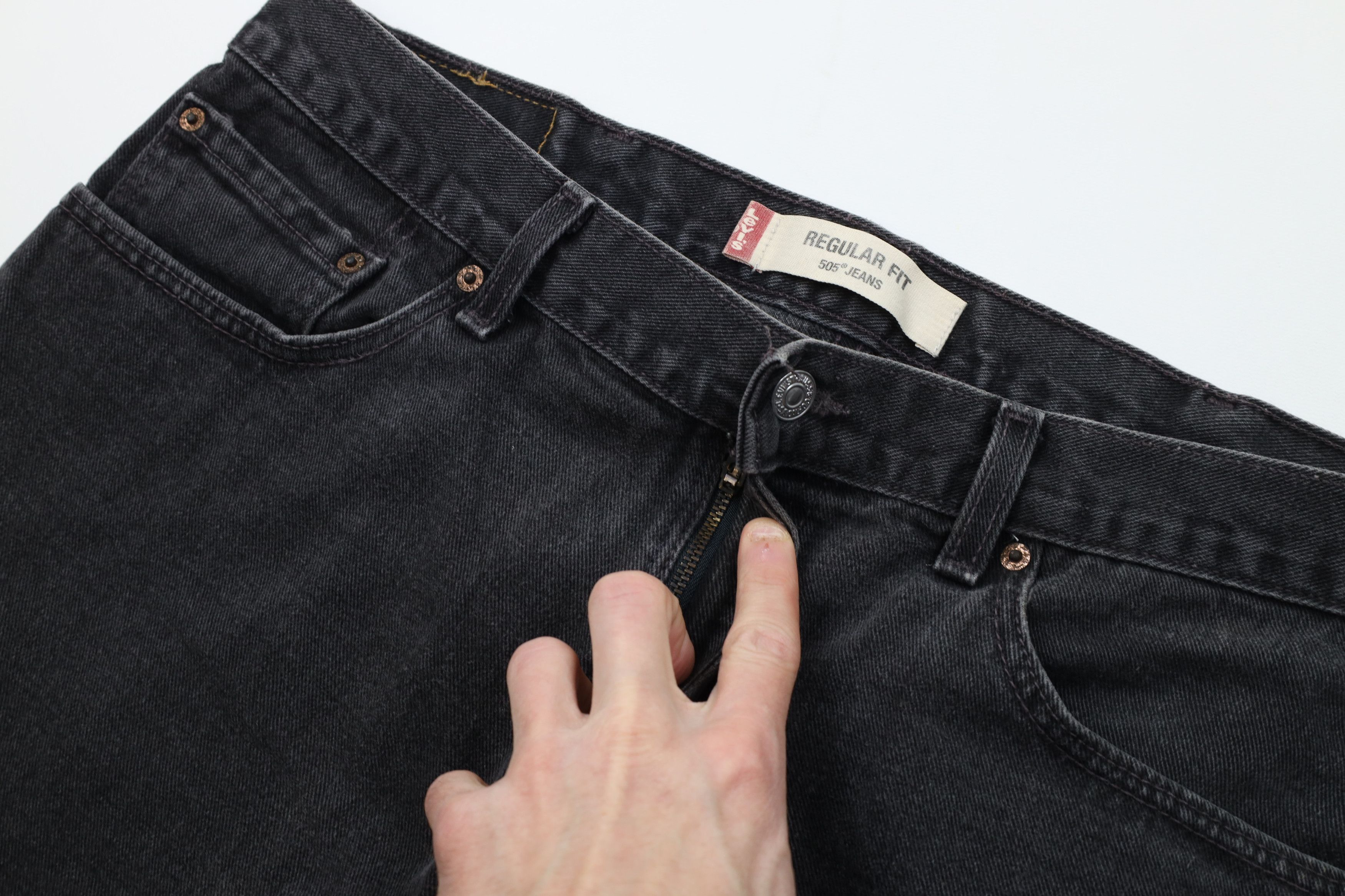 Levi's Vintage Y2K 2003 Levis 505 Regular Straight Leg Jeans Black Size US 38 / EU 54 - 7 Thumbnail