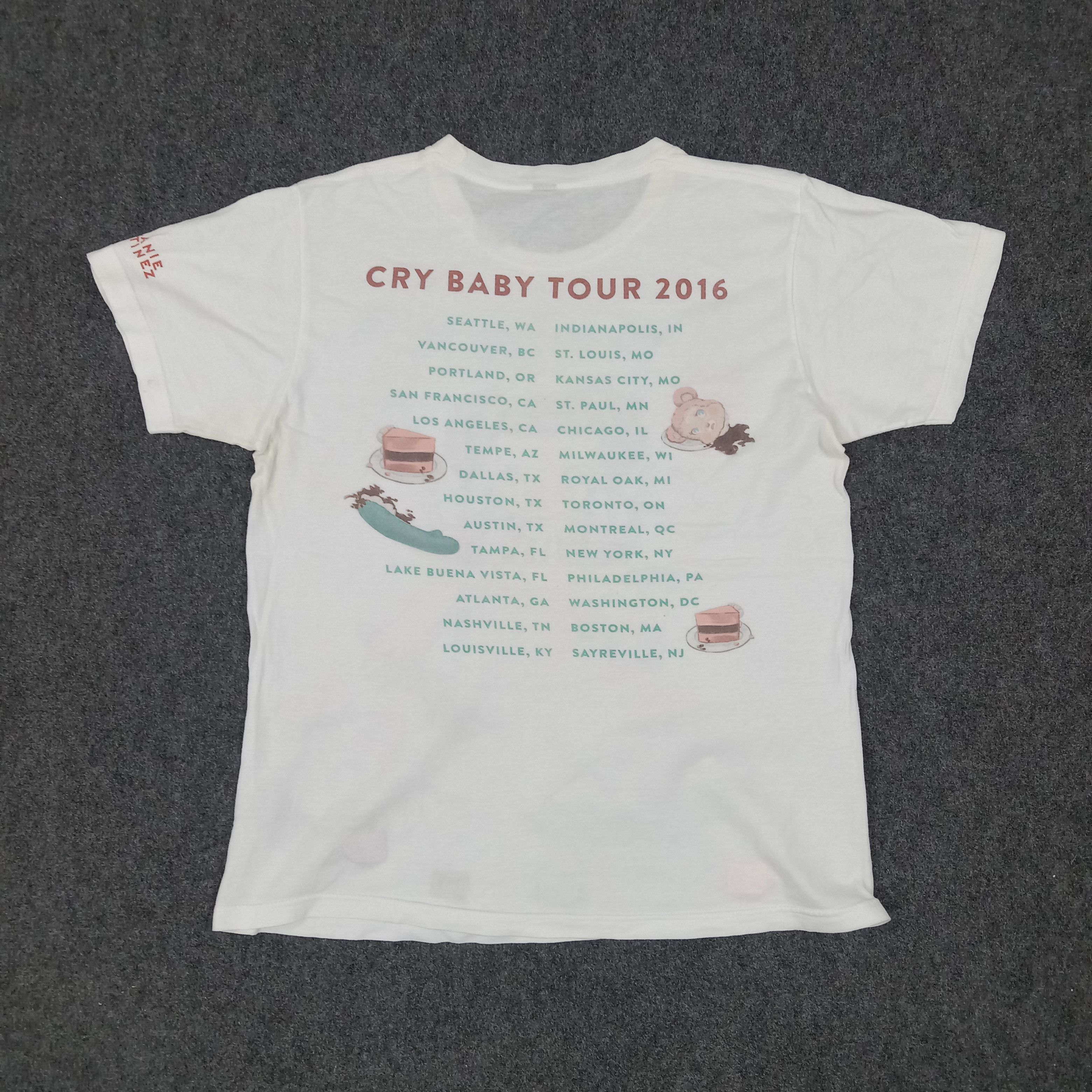 Band Tees × Vintage Cry Baby Melanie Martinez Tour 2016 Band Tshirt Size US M / EU 48-50 / 2 - 5 Thumbnail