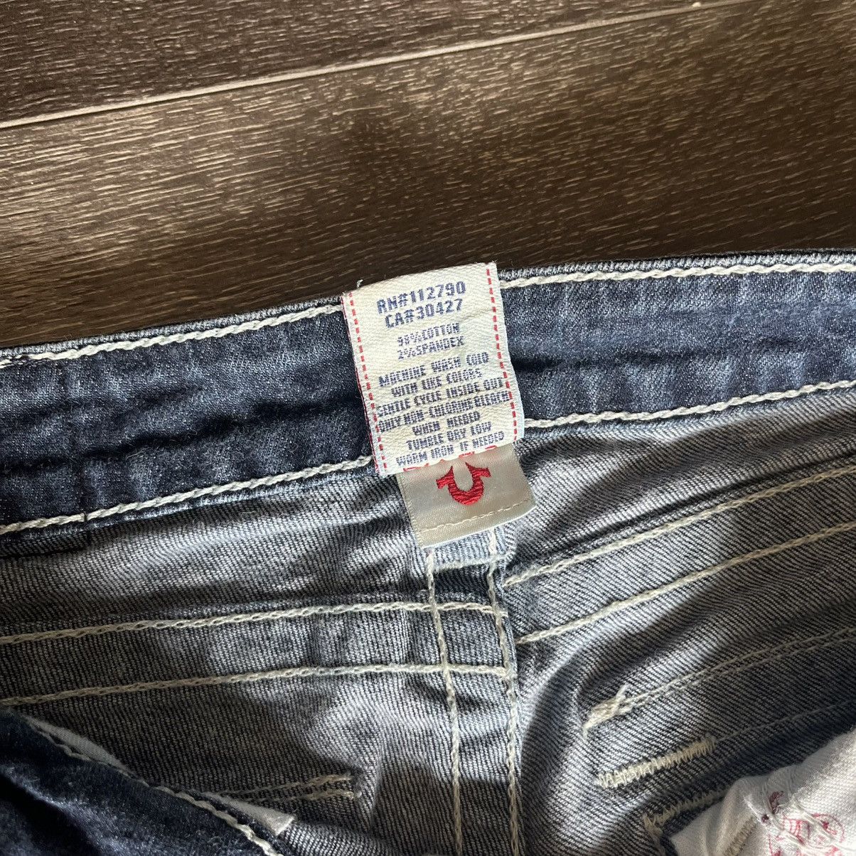 True Religion Vintage True Religion Studded Logo Low Rise Straight Jeans Size 25" / US 0 / IT 36 - 9 Thumbnail